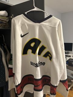 CPFM x Nike Hockey Jersey, genuinely huge. i usually wear a Large and this  jersey has sleeves up to my forearms. Amazing quality though. :  r/cactusplantfleamarket