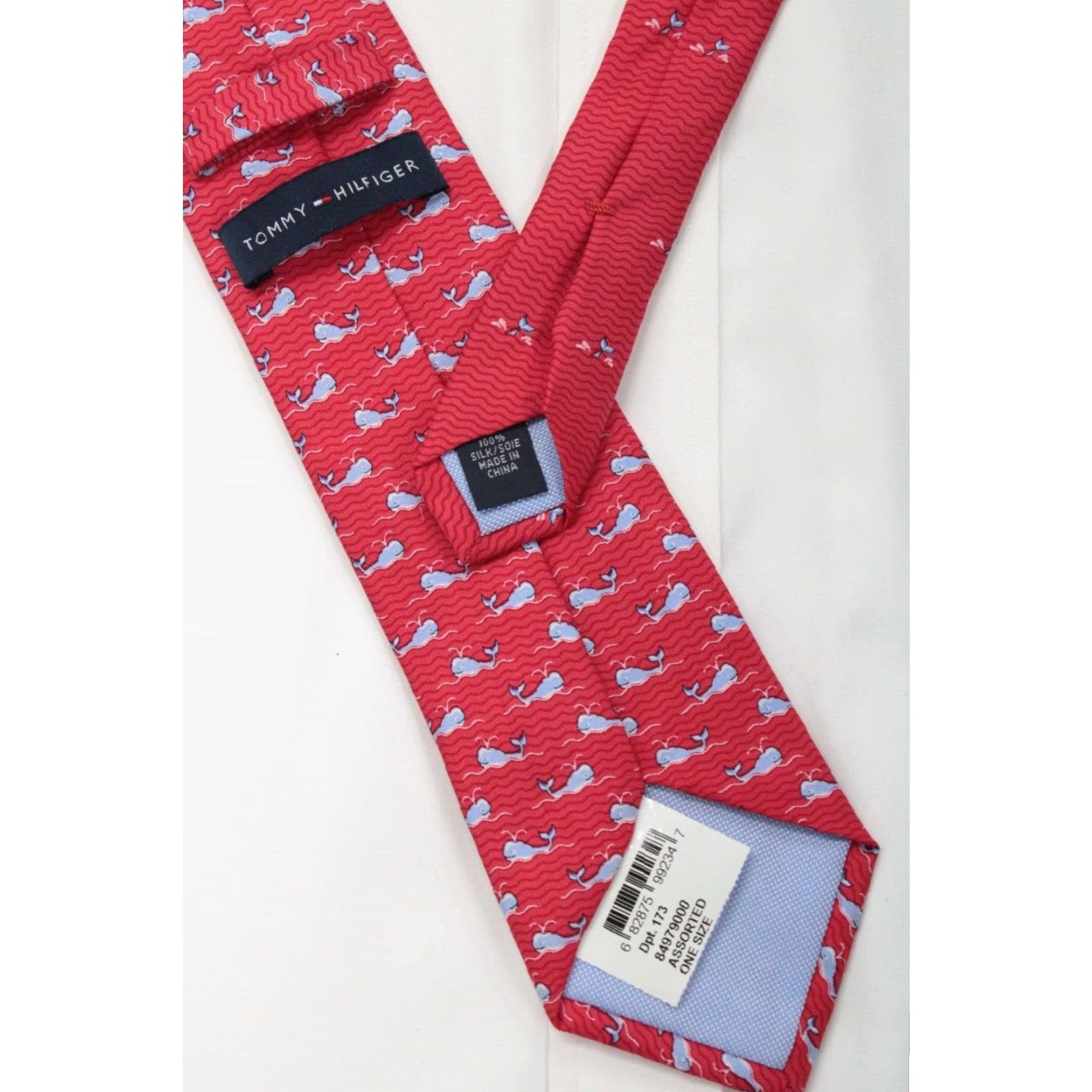 Tommy Hilfiger NWT Tommy Hilfiger Necktie Men Red Whales Silk Tie Preppy Designer Whales Pattern 57" Long 3.25" Wide NWT Mens Silk Tie Size ONE SIZE - 4 Thumbnail