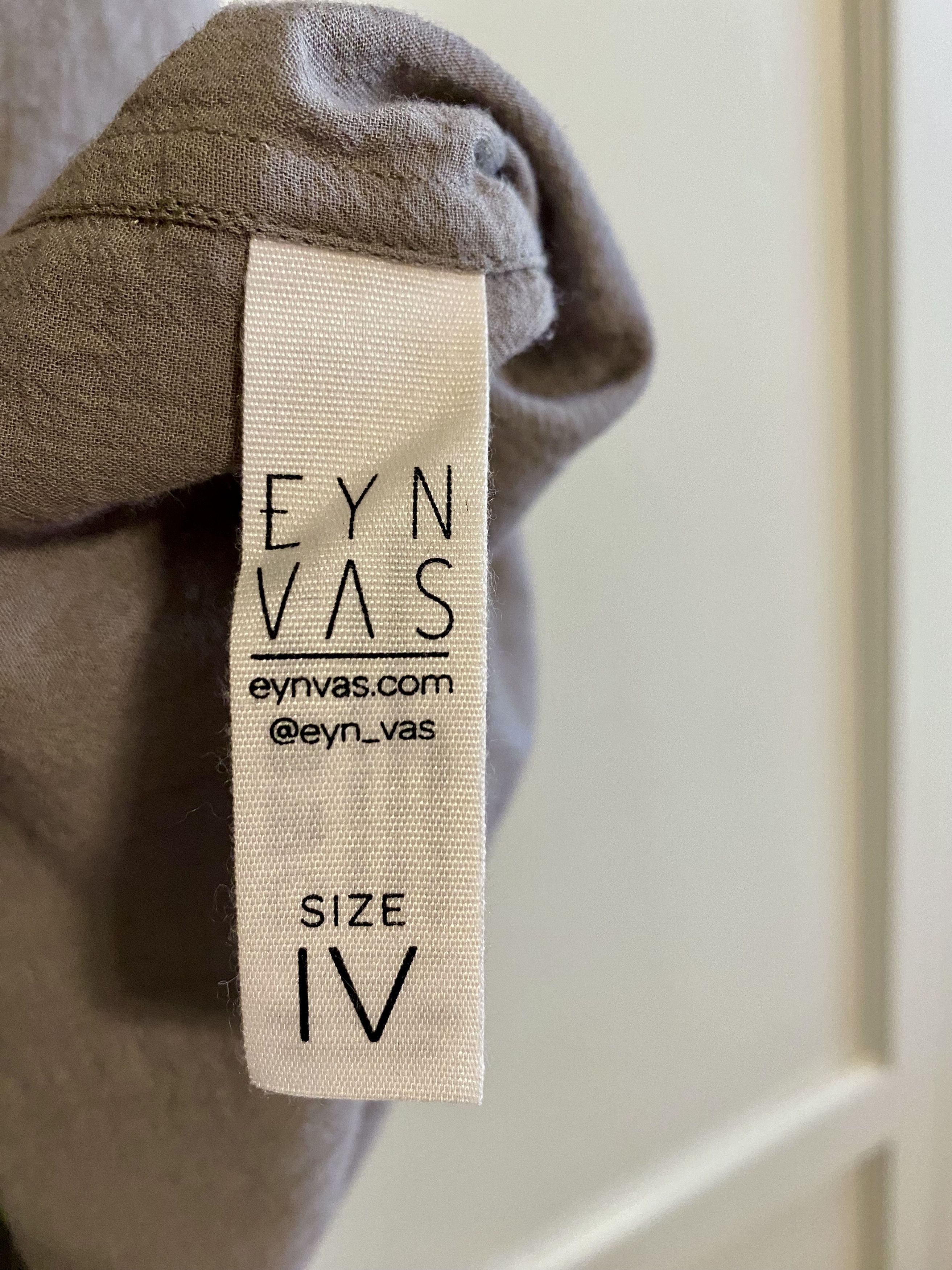Eyn Vas EYN VAS - TEA SHIRT - in fog colorway - Sold Out Size US L / EU 52-54 / 3 - 4 Thumbnail