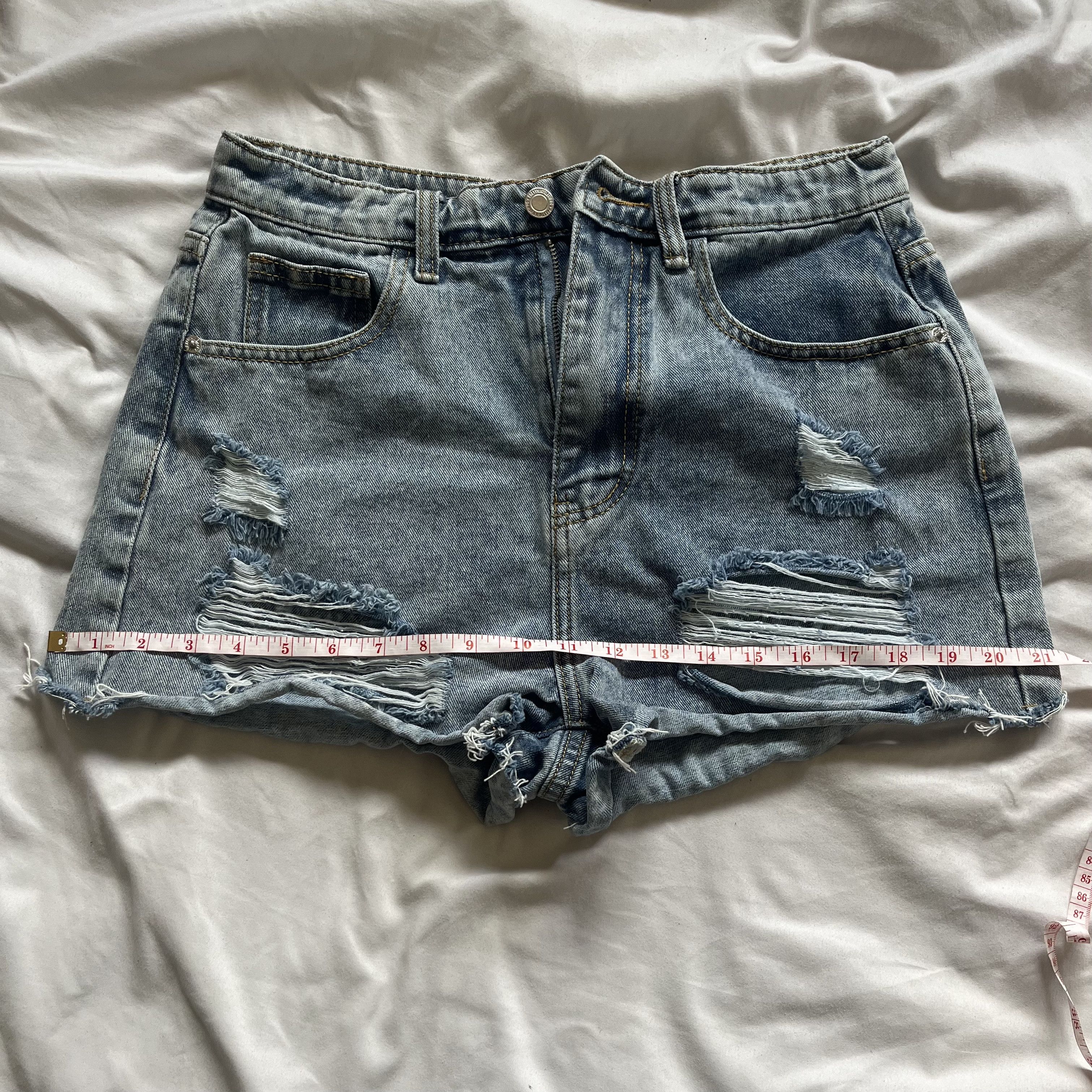 PrettyLittleThing PrettyLittleThing Booty Jean Shorts Size 28" / US 6 / IT 42 - 4 Thumbnail