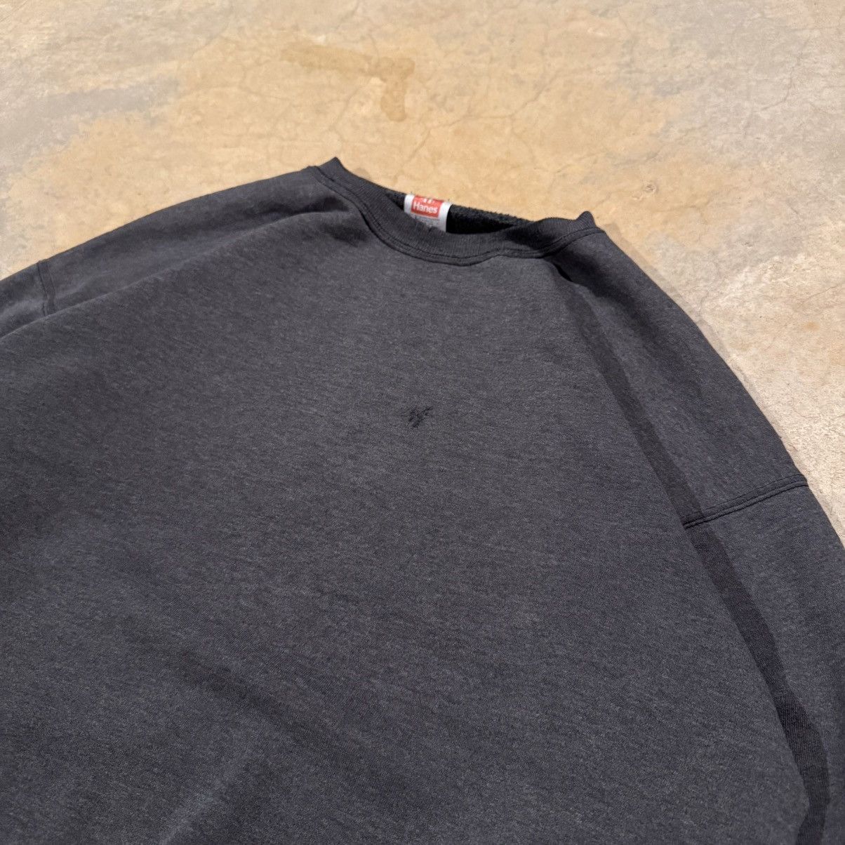 Vintage Vintage 1990s Faded Distressed Blank Crewneck ERD Grunge Size US L / EU 52-54 / 3 - 3 Thumbnail
