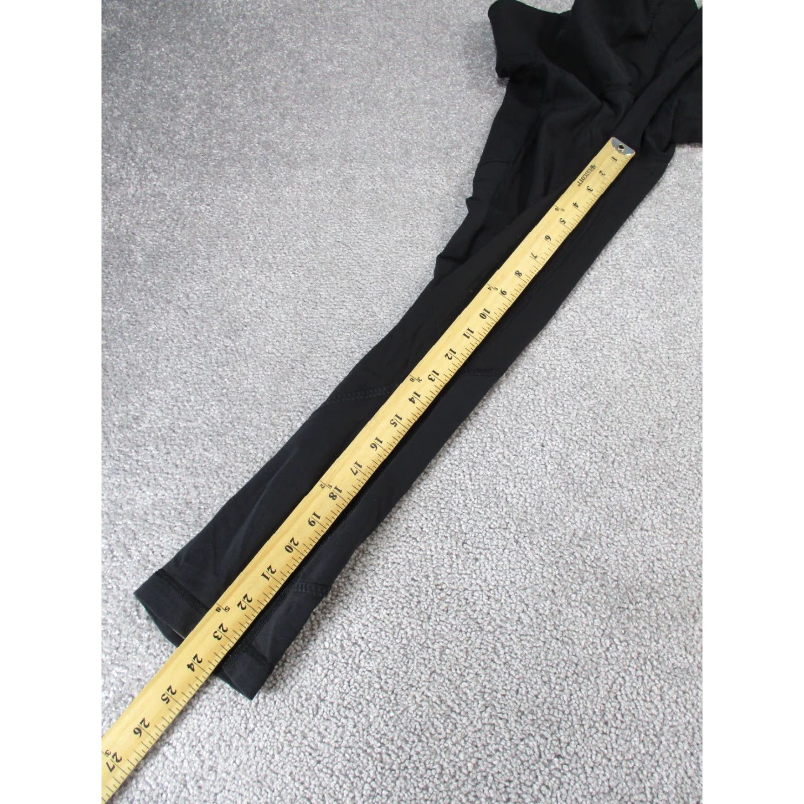 Lululemon Lululemon Leggings Womens 4 Black Performance Crop Athletic Cropped Leggings Womens 4 Black Athleisure Gym & Training Running Yoga Mens? Size 27" / US 4 / IT 40 - 3 Thumbnail