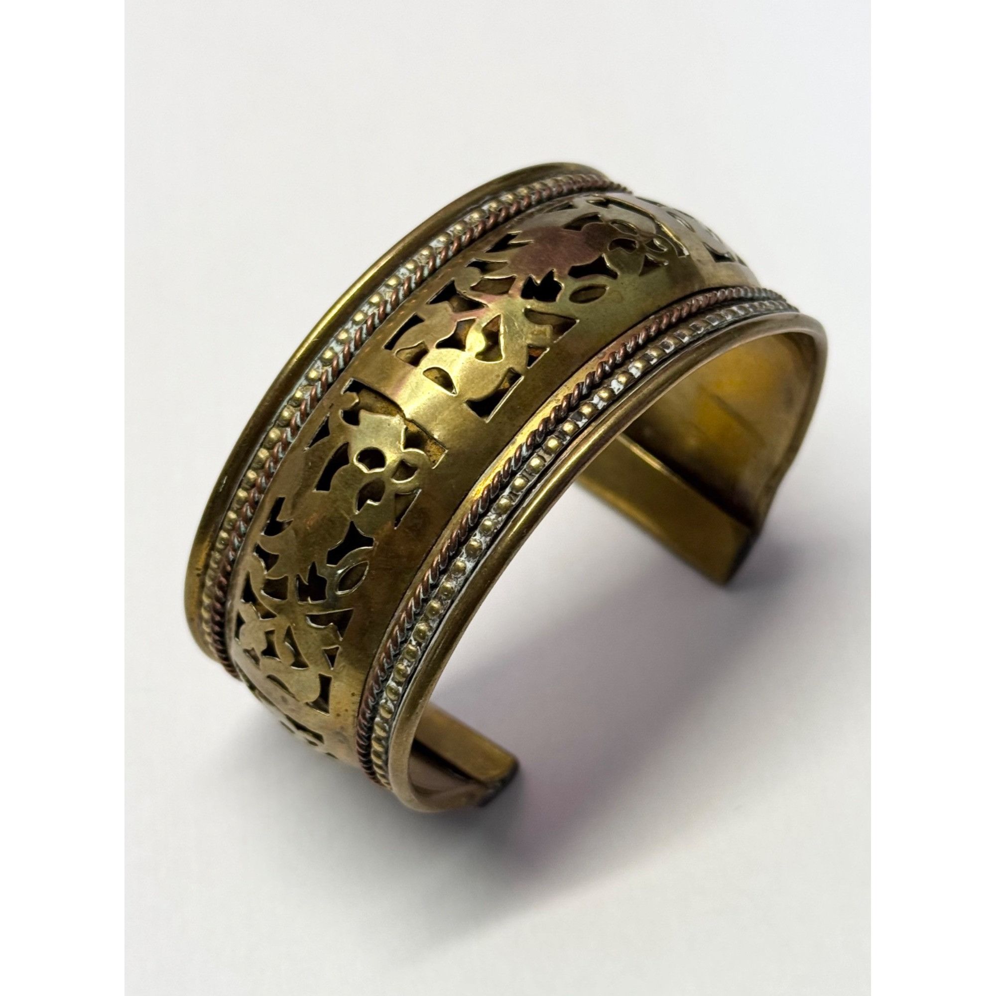 Vintage Vintage pierced brass cuff bracelet Size ONE SIZE - 4 Thumbnail