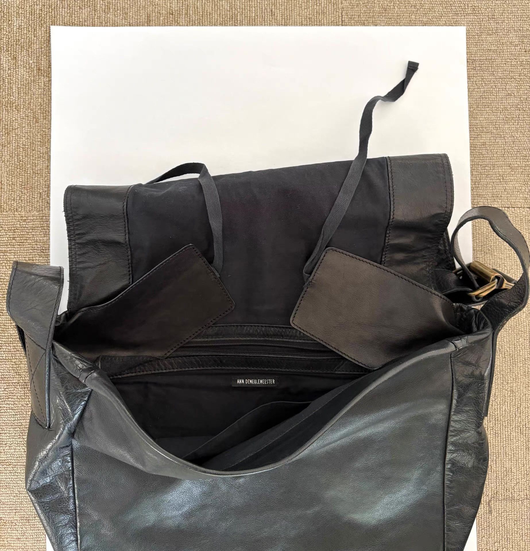 Ann Demeulemeester Ann Demeulemeester Black Cowhide Messenger Bag Ｑ21 Size 34 - 6 Thumbnail