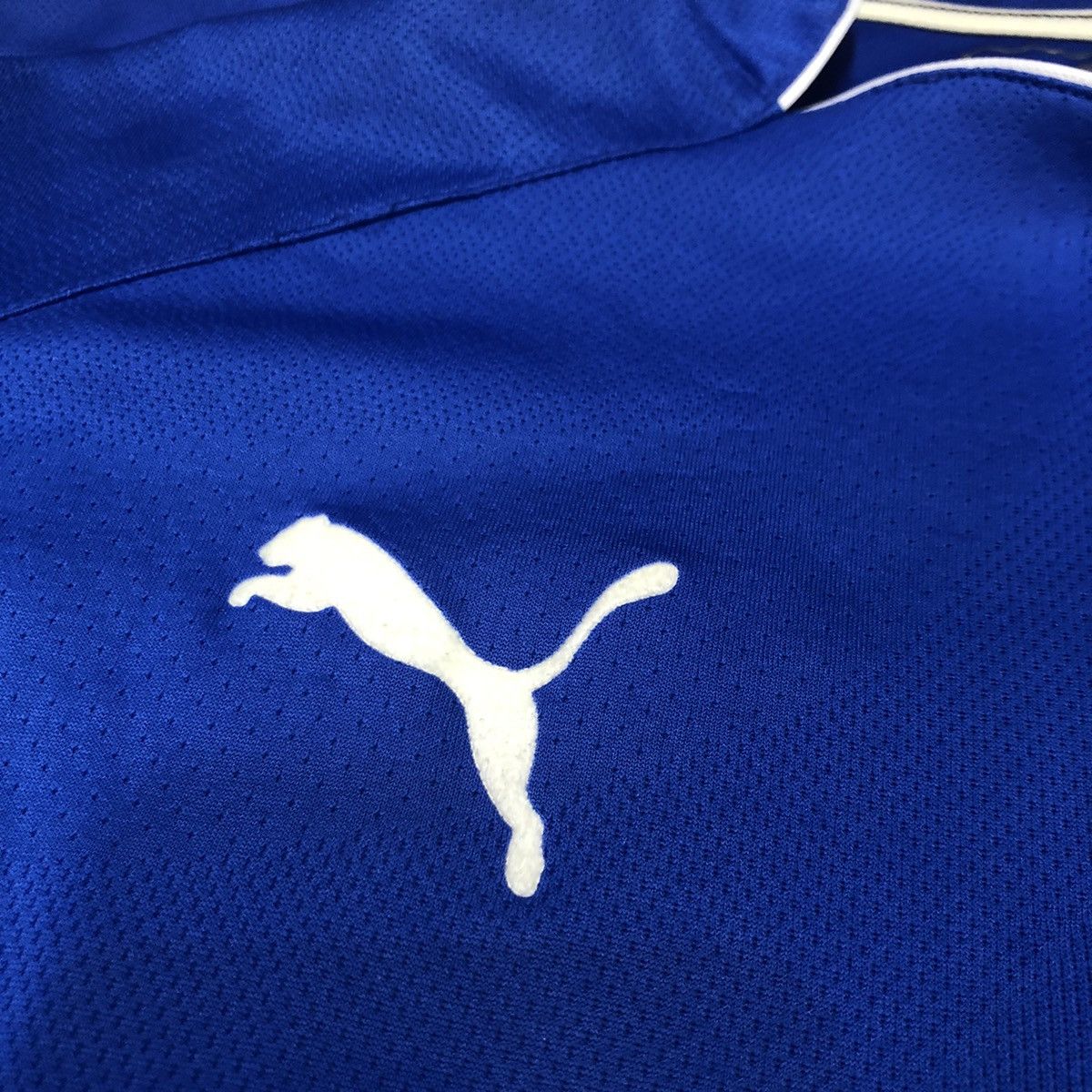 Puma Italy 04/05 home shirt Size US L / EU 52-54 / 3 - 3 Thumbnail