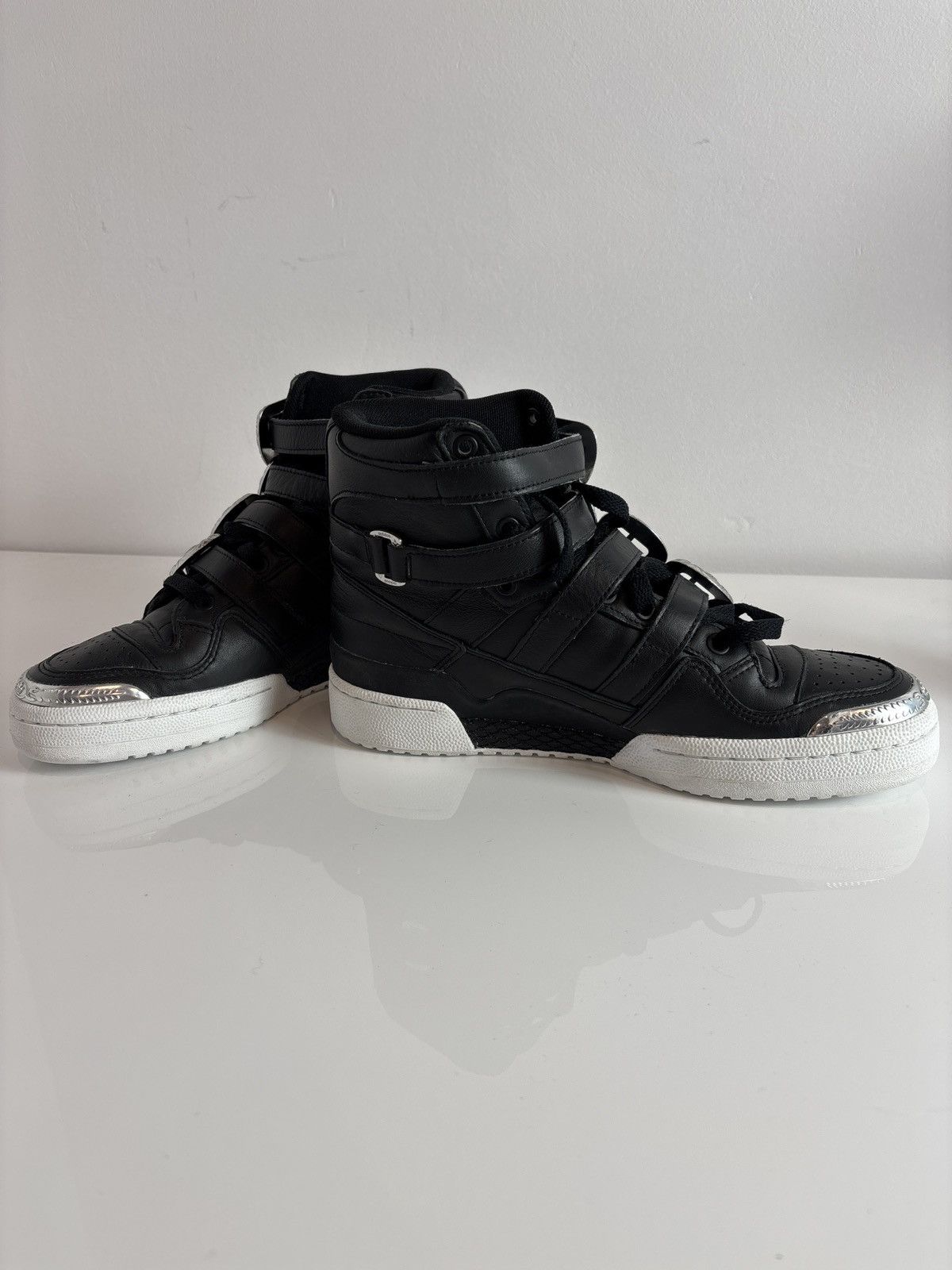 Adidas × Jeremy Scott adidas x Jeremy Scott JS Forum Hi Silver Buckle Size US 8.5 / EU 41-42 - 9 Thumbnail