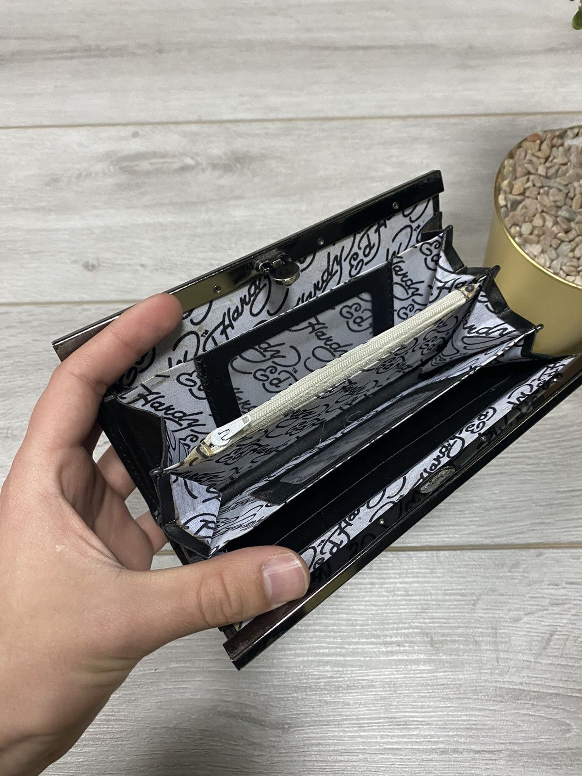Ed Hardy Ed Hardy tiger 🐯 vintage big logo rhinestones wallet Size ONE SIZE - 6 Thumbnail