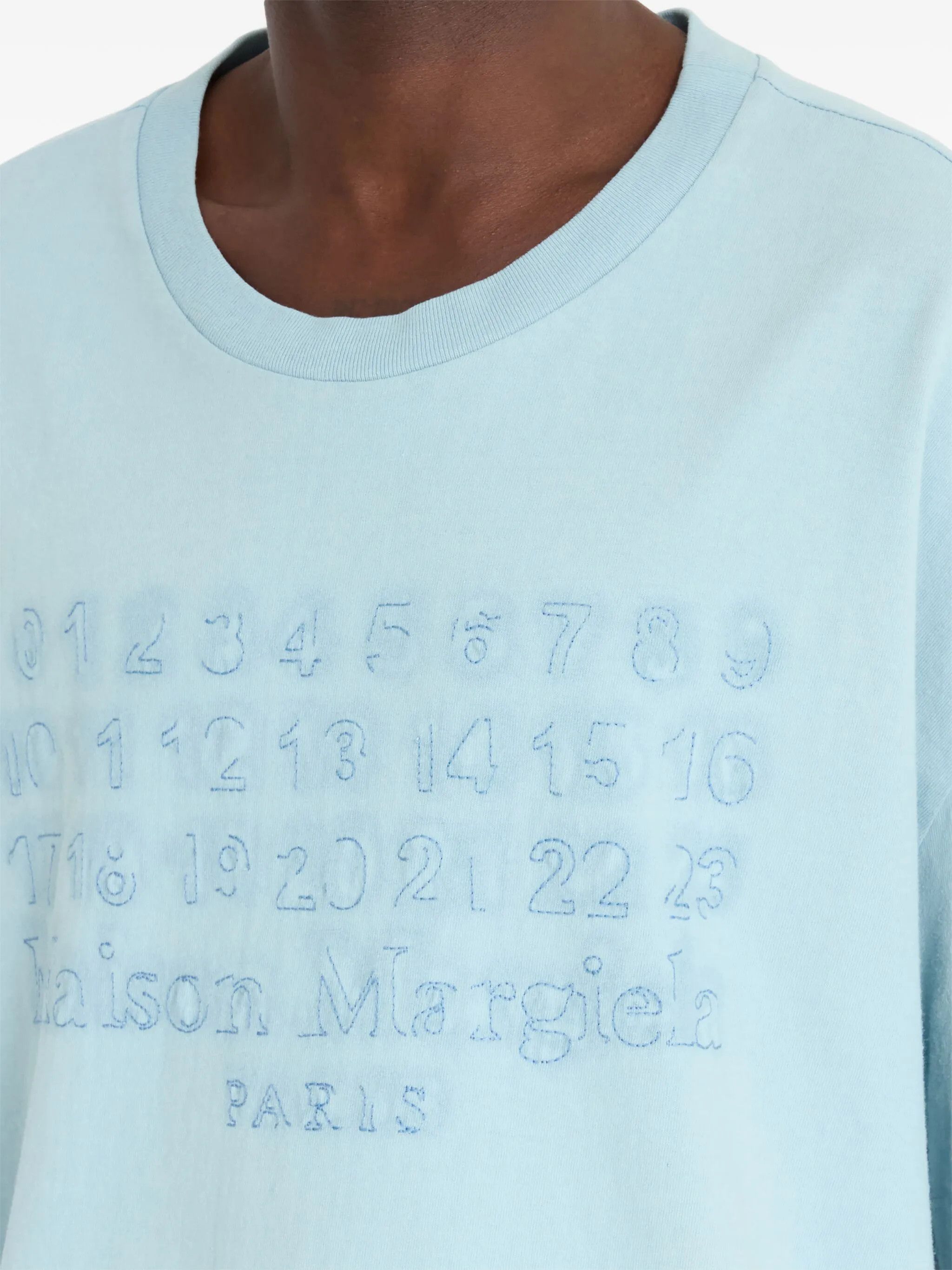 Maison Margiela o1w1db10226 Numbers Motif T-Shirt in Light Blue Size US XL / EU 56 / 4 - 7 Thumbnail