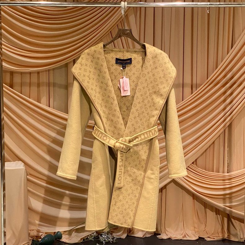 Louis Vuitton Louis Vuitton Cream Tea Long Patchwork Full Print Bathrobe Size S / US 4 / IT 40 - 2 Thumbnail