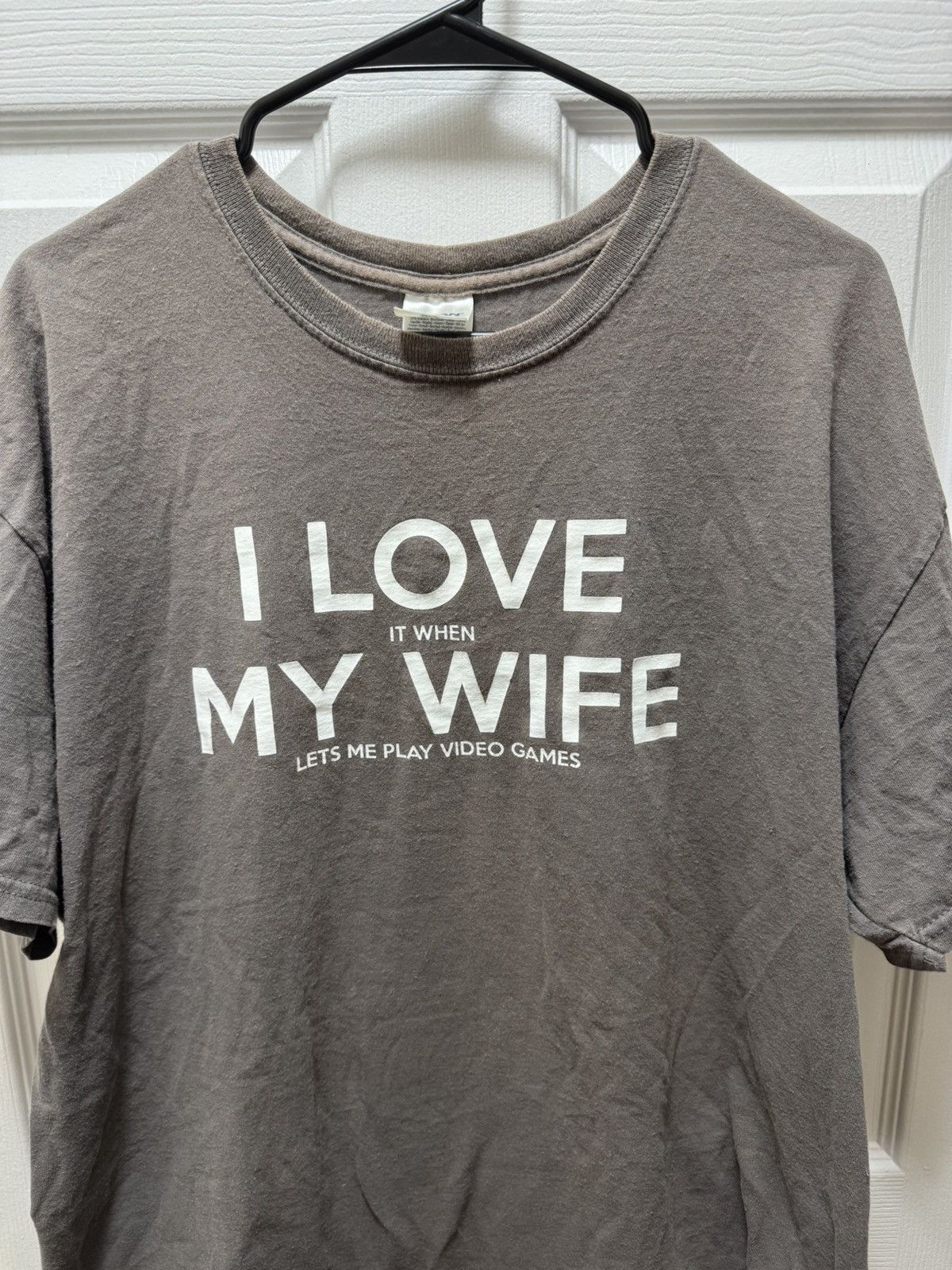 Gildan I Love My Wife Video Games Humor Funny Text Vintage Shirt Size US XL / EU 56 / 4 - 2 Thumbnail