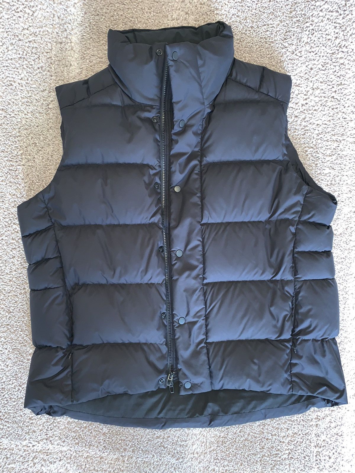 image of Essentials x Lululemon Lulu Lemon “Wunder Puff” 600 Fil Down Technical Vest Black (Size Large)