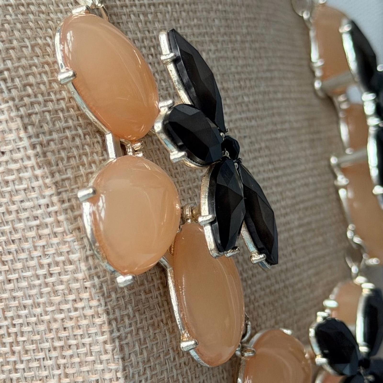 Other VTG New York & Co Black Tan Floral Statement Bib Necklace Size ONE SIZE - 6 Thumbnail