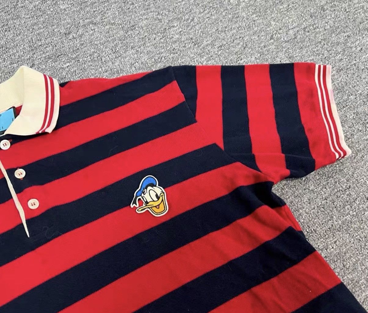 Gucci Gucci x Disney Donald Duck Short Sleeve Polo Shirt J16 Size US L / EU 52-54 / 3 - 4 Thumbnail