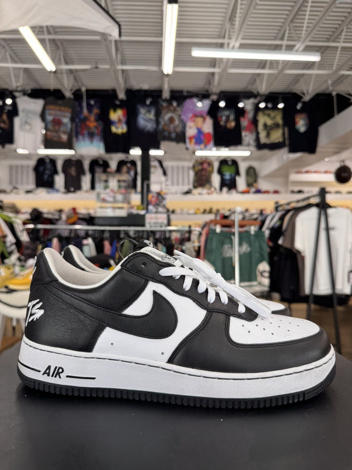 Nike Nike Air Force 1 Low Terror Squad Blackout Size 11.5 (2023) Size US 11.5 / EU 44-45 - 6 Thumbnail