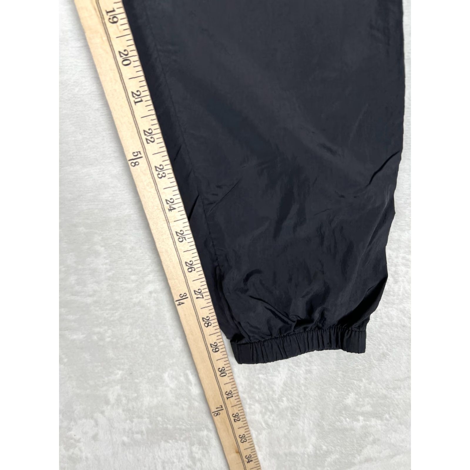 Oakley VTG Oakley Jogger Pants Mens Small Black Nylon Elastic Cuff Drawstring Pockets Regular Fit 90s Size US 29 - 2 Thumbnail