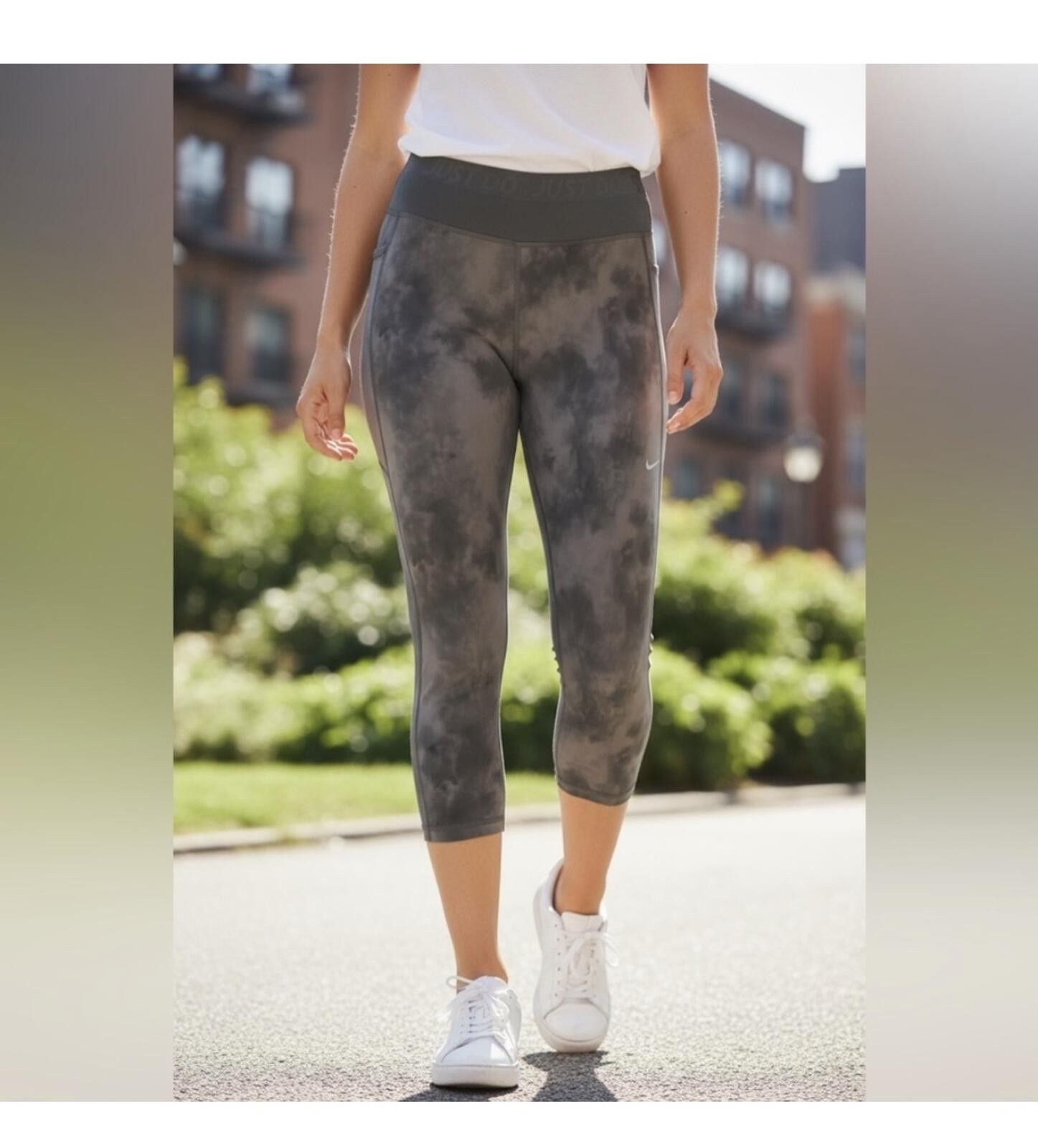 Nike (NIKE) Gray Dri-FIT Leggings Size 32" / US 10 / IT 46 - 2 Thumbnail