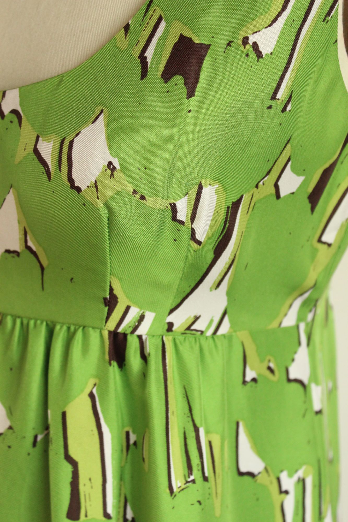 Michael Kors Michael Kors Mini Dress, Silk Empire Waist, Size 6P, Green B Size M / US 6-8 / IT 42-44 - 9 Thumbnail