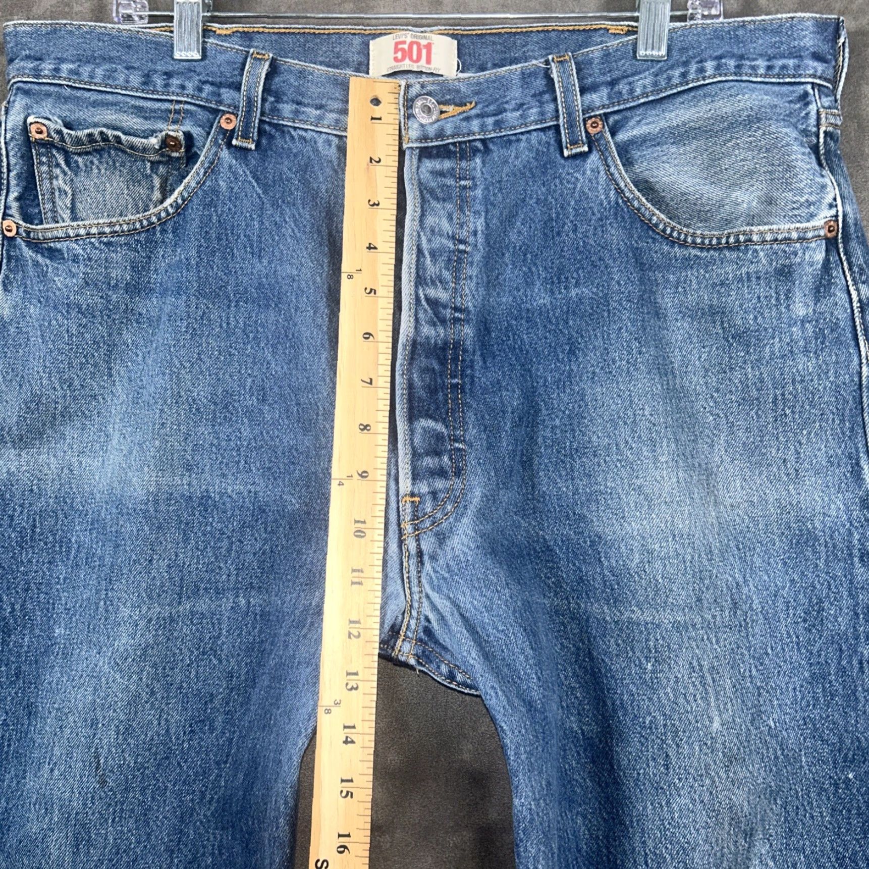 Levi's Levi's 501 Jeans Blue Denim Straight Leg 38x29 Men's Regular Mid Rise Button Fly Vintage No (Used) Size US 38 / EU 54 - 4 Thumbnail