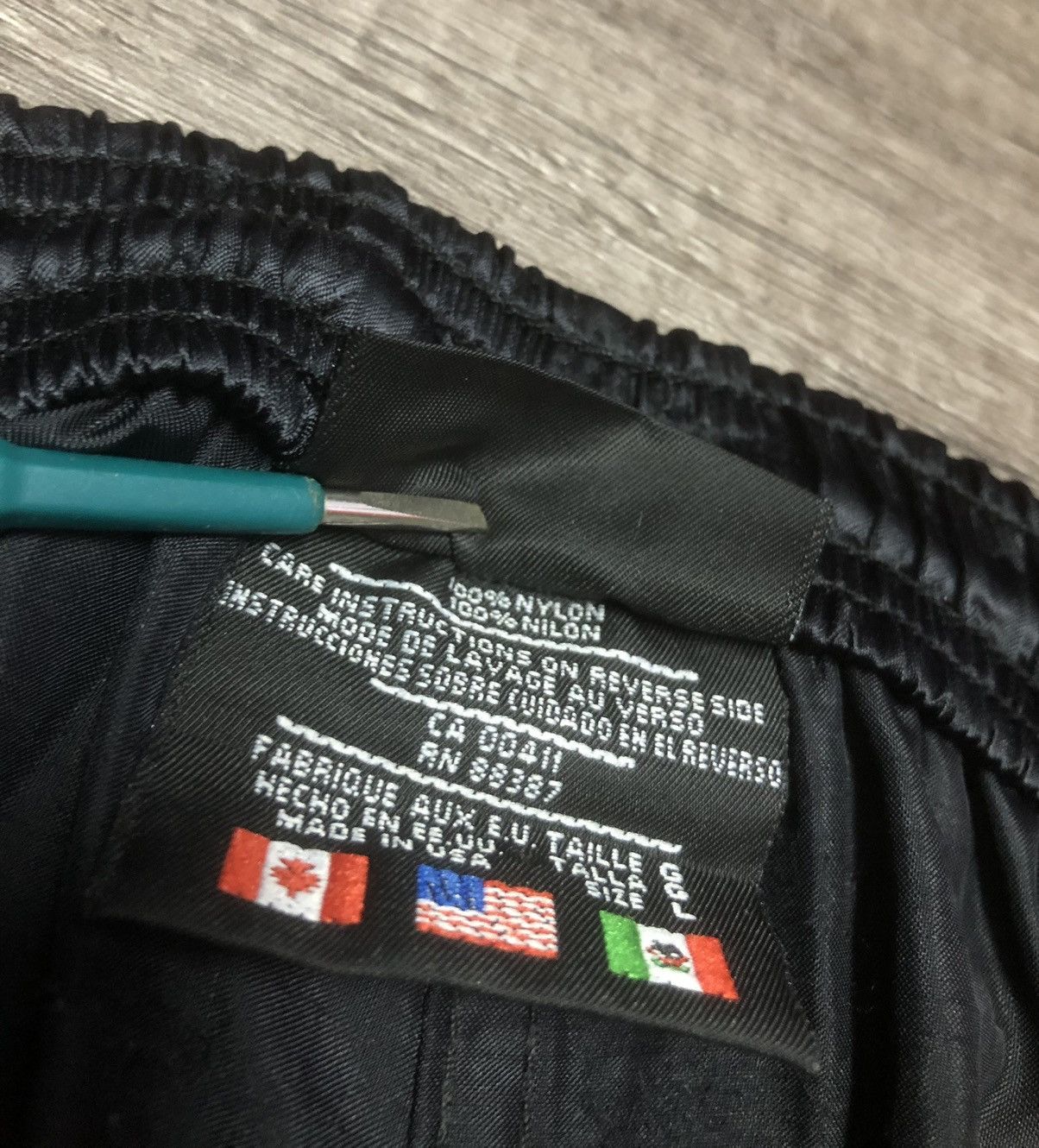 Adidas × Vintage Vintage Adidas Short Pant Sportswear Stretchable Waist Size US 34 / EU 50 - 4 Thumbnail