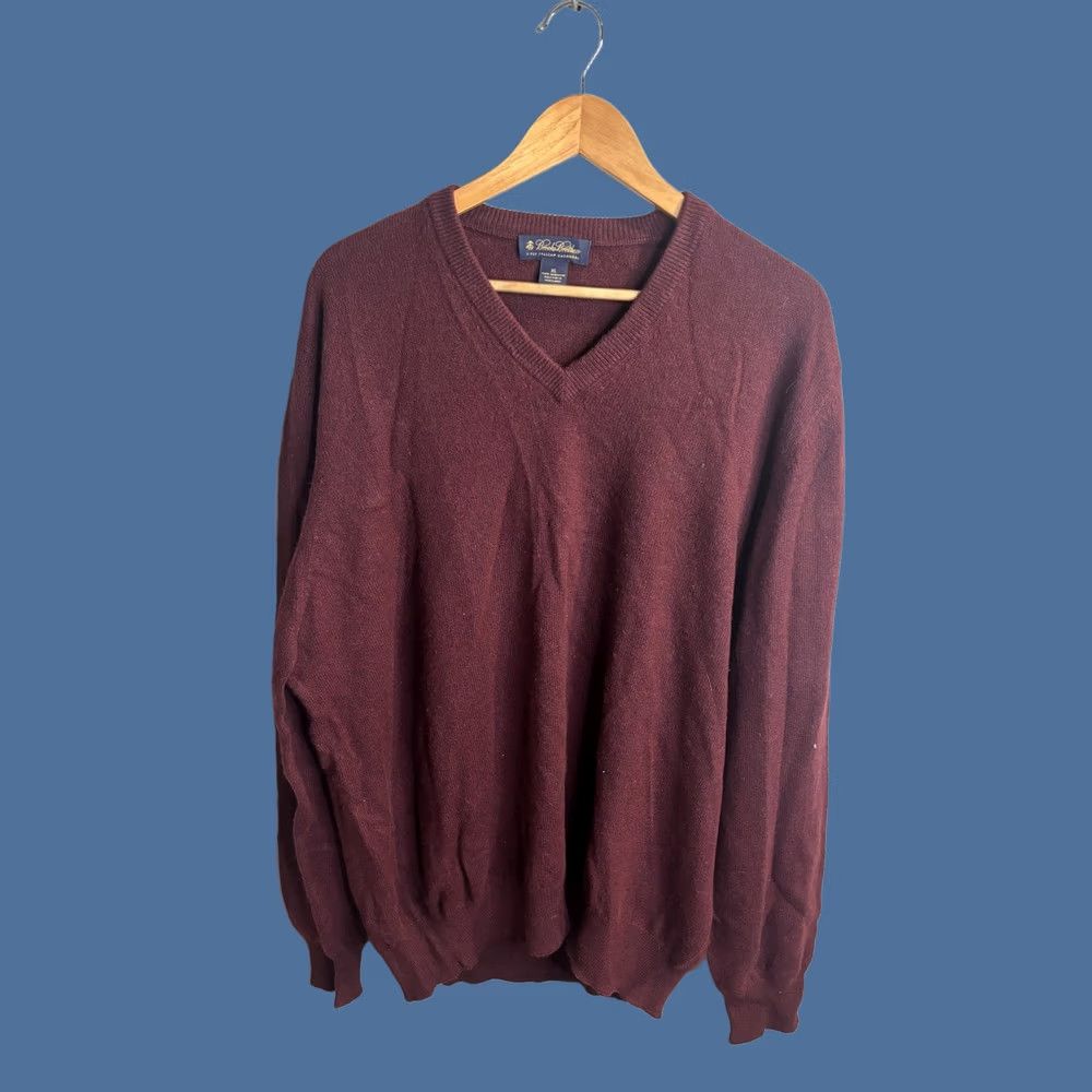 Brooks Brothers Brooks Brothers Sweater XL Mens Red Cashmere V-Neck Knit Scotland Pullover Long Sleeve Tight-Knit 3 Ply Solid Classic Casual Winter Reg/Regular Size US XL / EU 56 / 4 - 1 Thumbnail