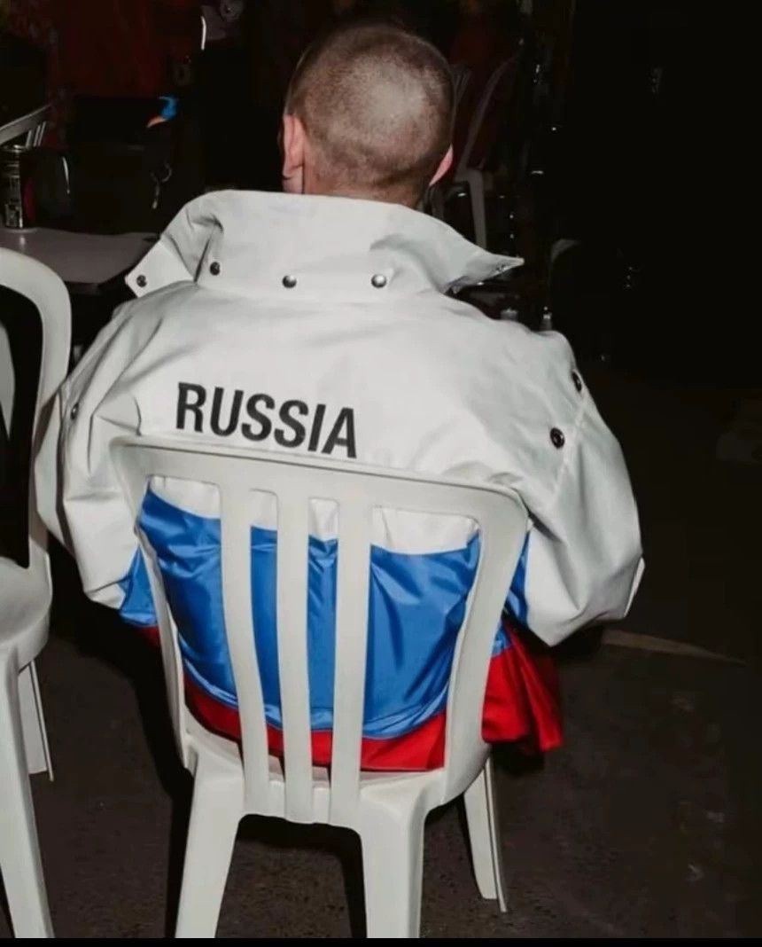 Vetements Vetements 2019 Russia Parka - dmc Size US L / EU 52-54 / 3 - 1 Thumbnail