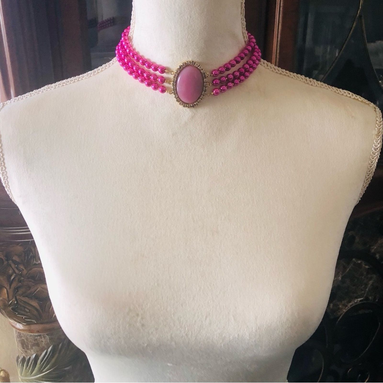 Handmade Handcrafted repurpose triple strand fuchsia Pearl necklace Size ONE SIZE - 5 Thumbnail