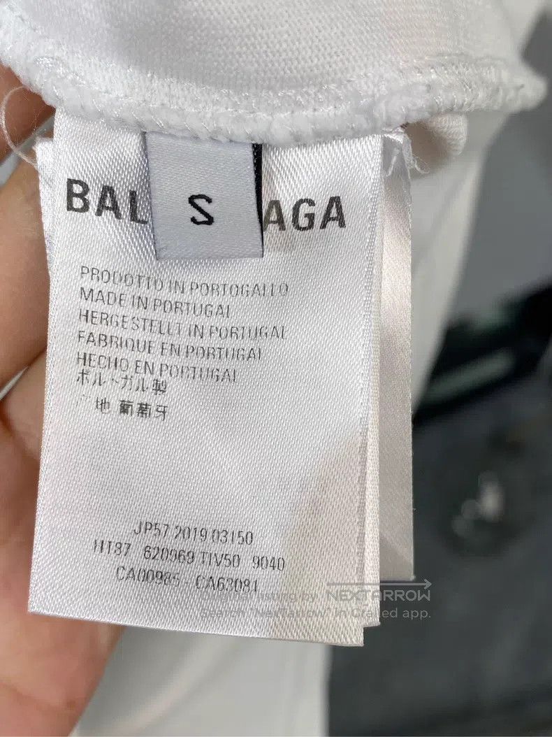 Balenciaga Balenciaga Loose White Short Sleeve T-Shirt with Mailbox L Size US S / EU 44-46 / 1 - 7 Thumbnail