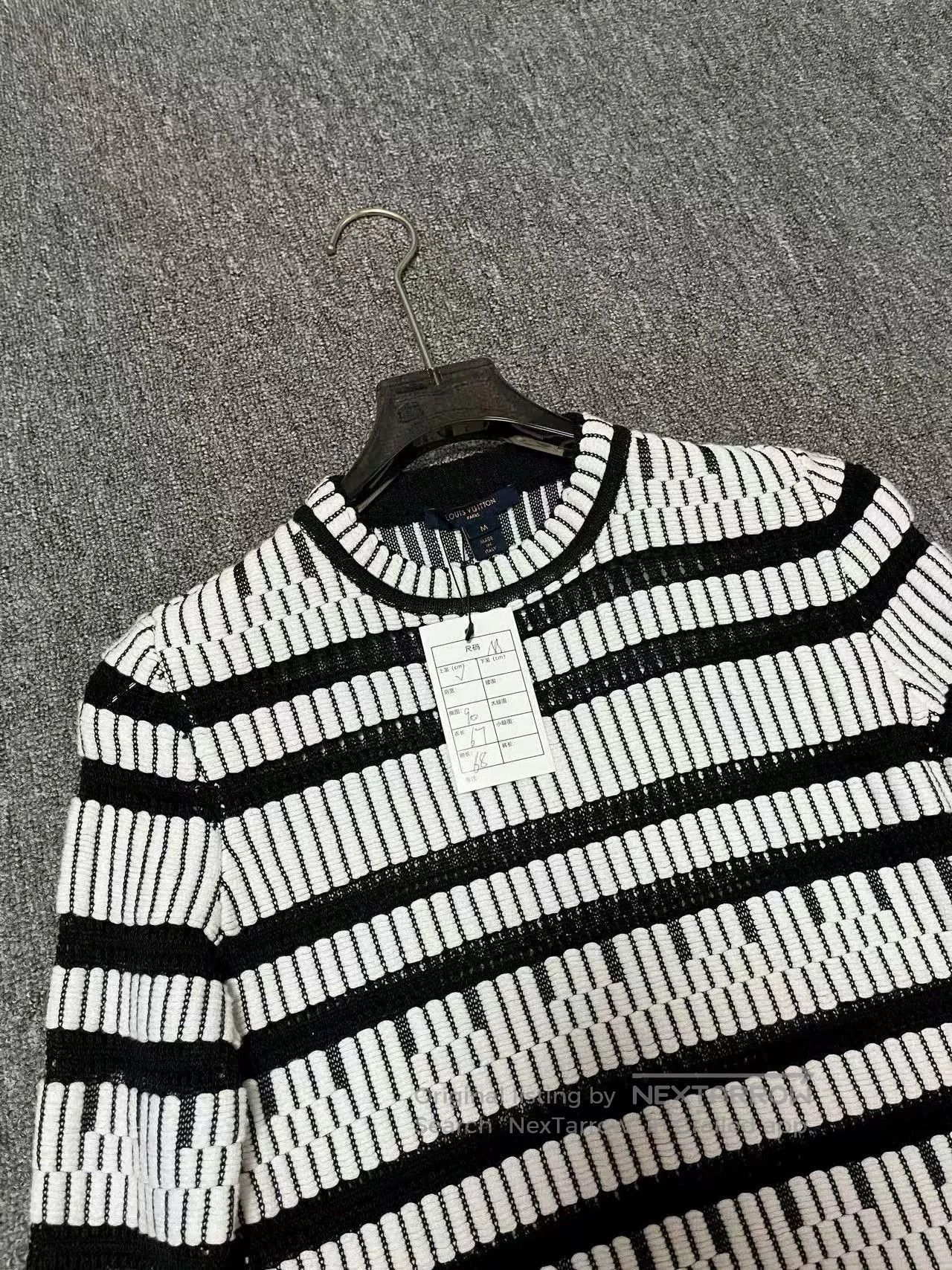 Louis Vuitton Louis Vuitton Black and White Knit Sweater. Size M / US 6-8 / IT 42-44 - 3 Thumbnail