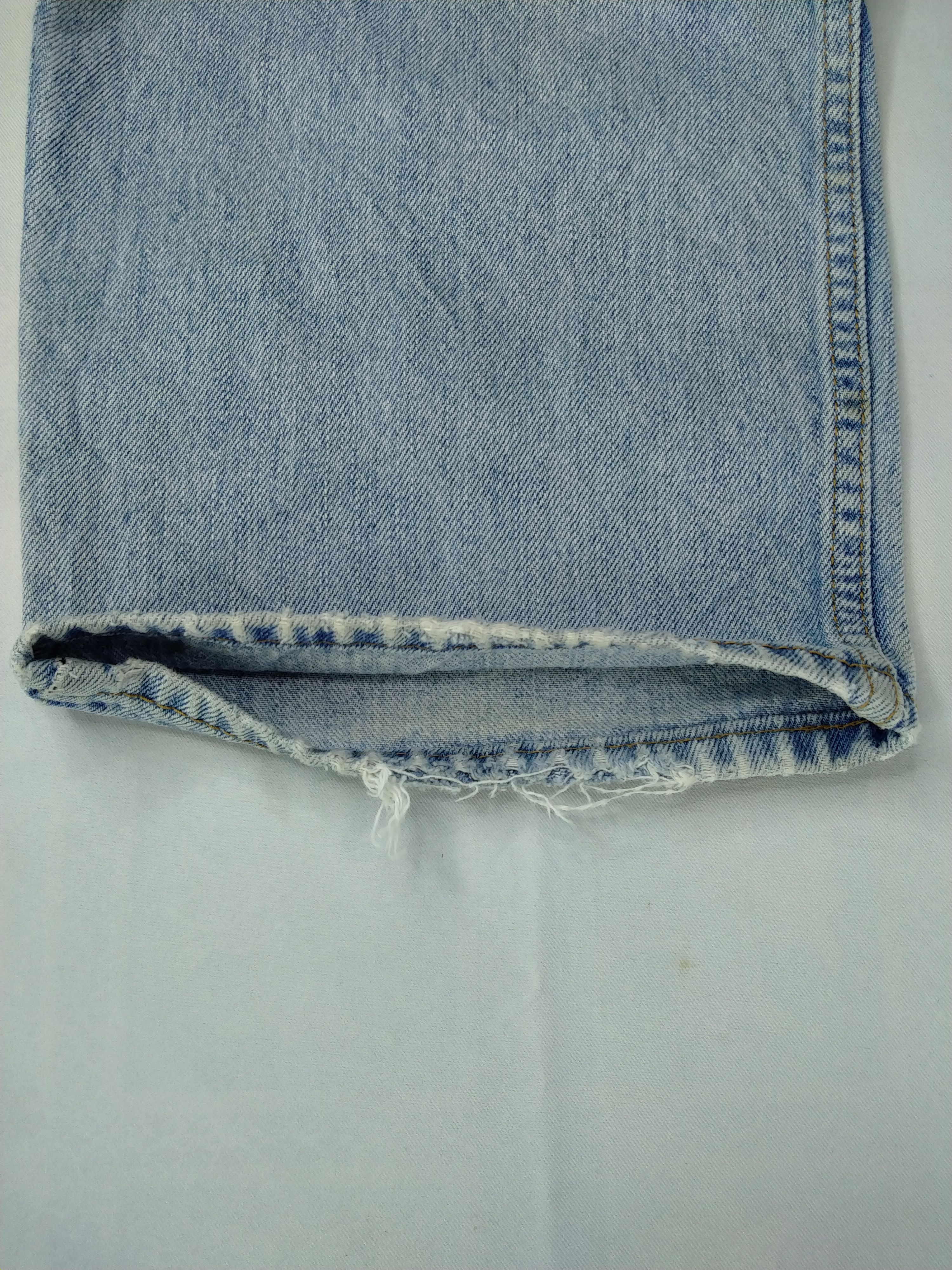 Levi's Vintage Levi's 550 Light Wash Denim 38 x 33 -JN077 Size US 38 / EU 54 - 16 Thumbnail
