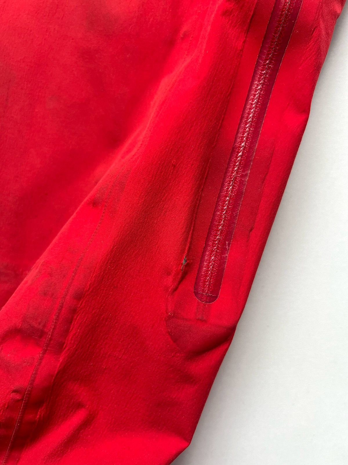 Arc'teryx Vintage Arcteryx Aplha LT Gore-Tex Pro Shell Red Jacket Size US S / EU 44-46 / 1 - 12 Thumbnail