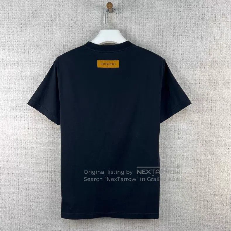 Louis Vuitton Louis Vuitton Solid embossed logo crew neck short sleeves Size US M / EU 48-50 / 2 - 3 Thumbnail