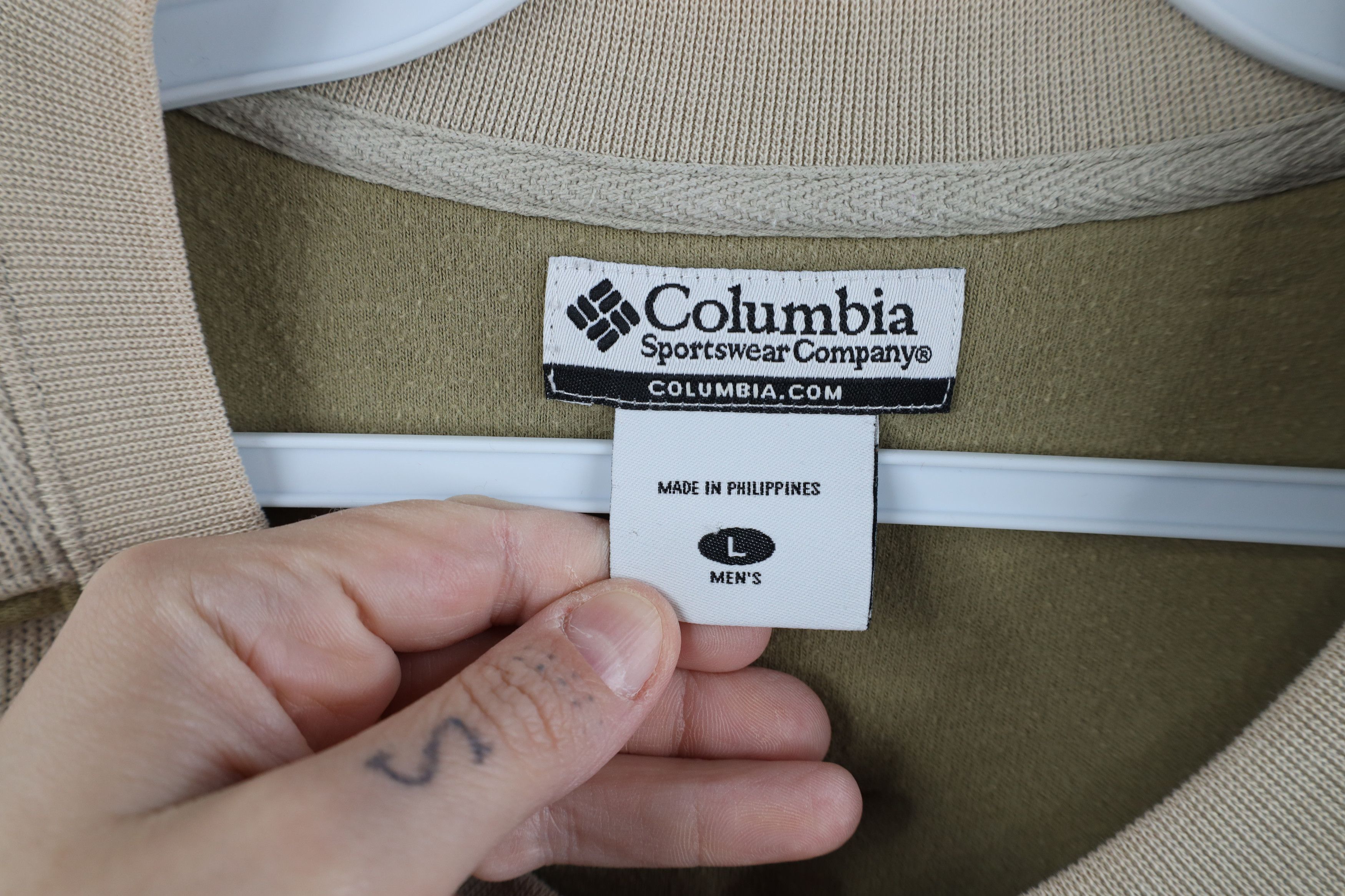 Columbia × Vintage Vintage Columbia Faded Ribbed Knit V-Neck Sweater Beige Size US L / EU 52-54 / 3 - 6 Thumbnail