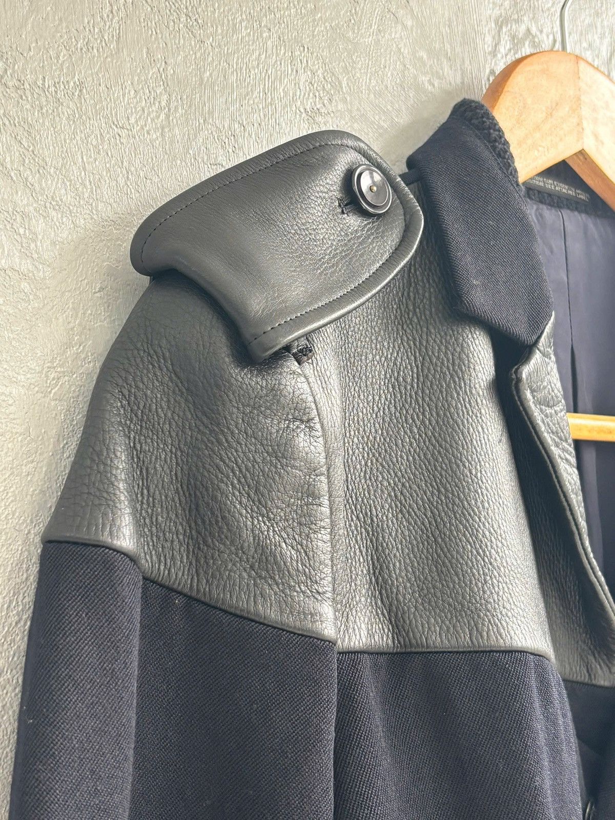 Yohji Yamamoto Yohji Yamamoto AW02 Leather Patch Officer Jacket Size M / US 6-8 / IT 42-44 - 11 Thumbnail