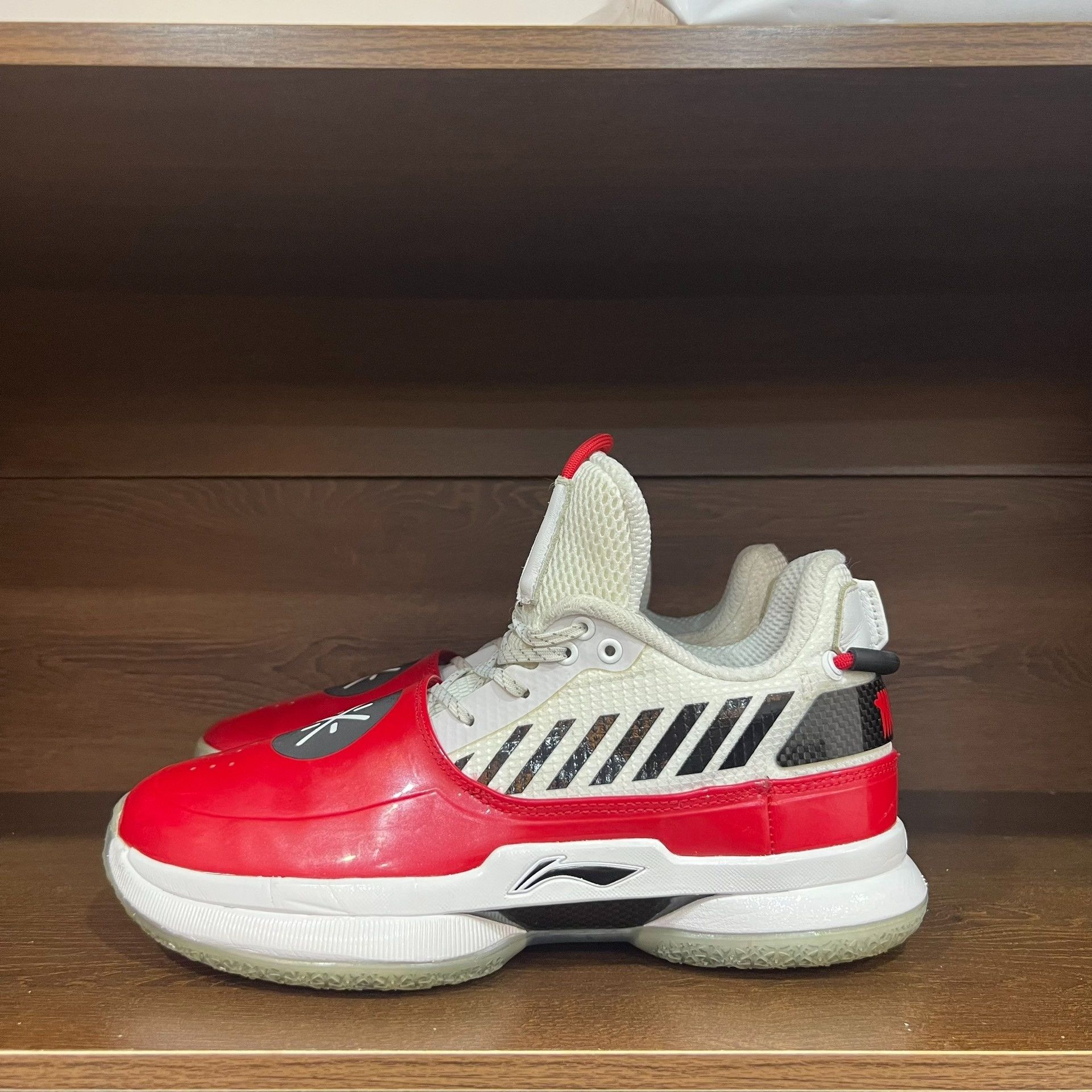 Other Way of Wade 7 White Red Size 40 Size US 7 / EU 40 - 1 Thumbnail