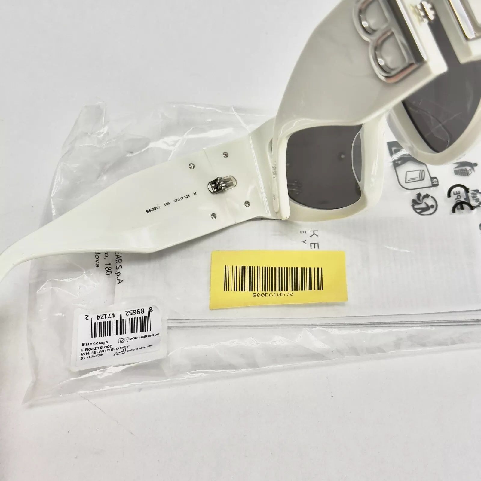 Balenciaga BALENCIAGA BOSSY Cat 0321 White Fashion Sunglass BB0321S 005 Size ONE SIZE - 3 Thumbnail
