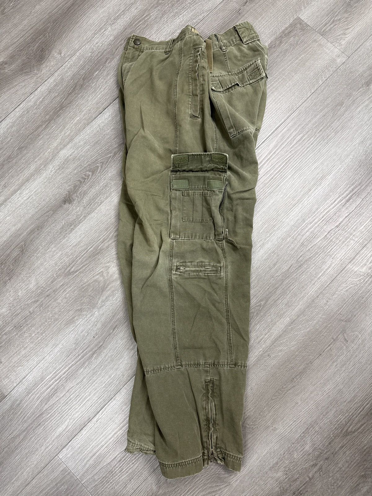 Old Navy Vintage Baggy Cargo Pants Olive Green Size US 32 / EU 48 - 5 Thumbnail
