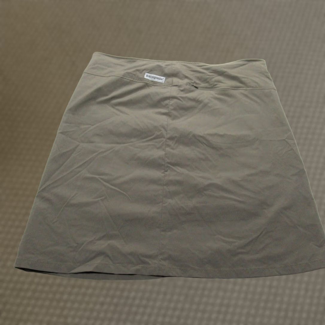 Patagonia VINTAGE Patagonia Skirt Womens 12 Nylon Green Short Liner Casual Continental Hideaway Size 34" / US 12 / IT 48 - 1 Thumbnail