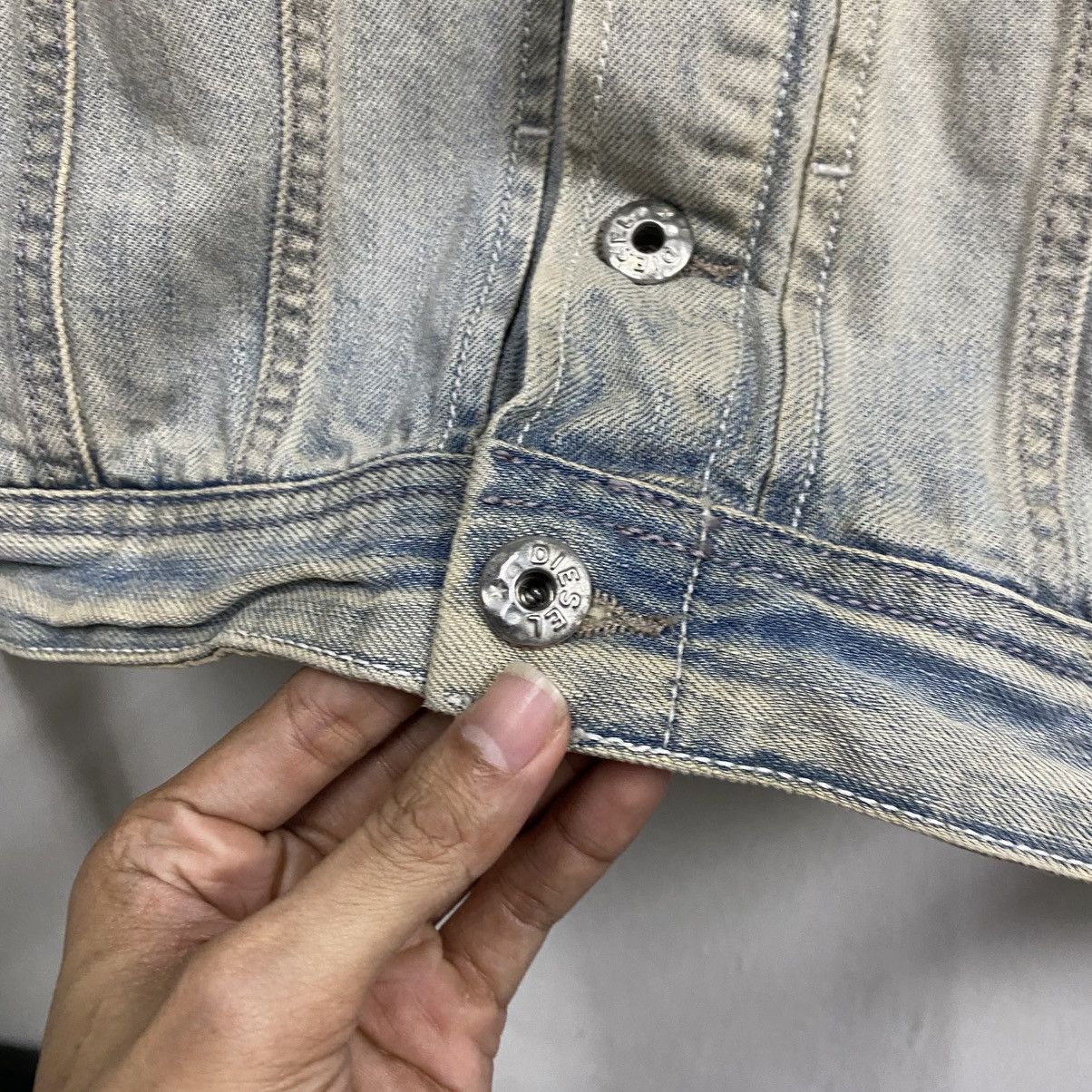 Diesel VINTAGE Diesel washed denim trucker jacket Size US S / EU 44-46 / 1 - 8 Thumbnail