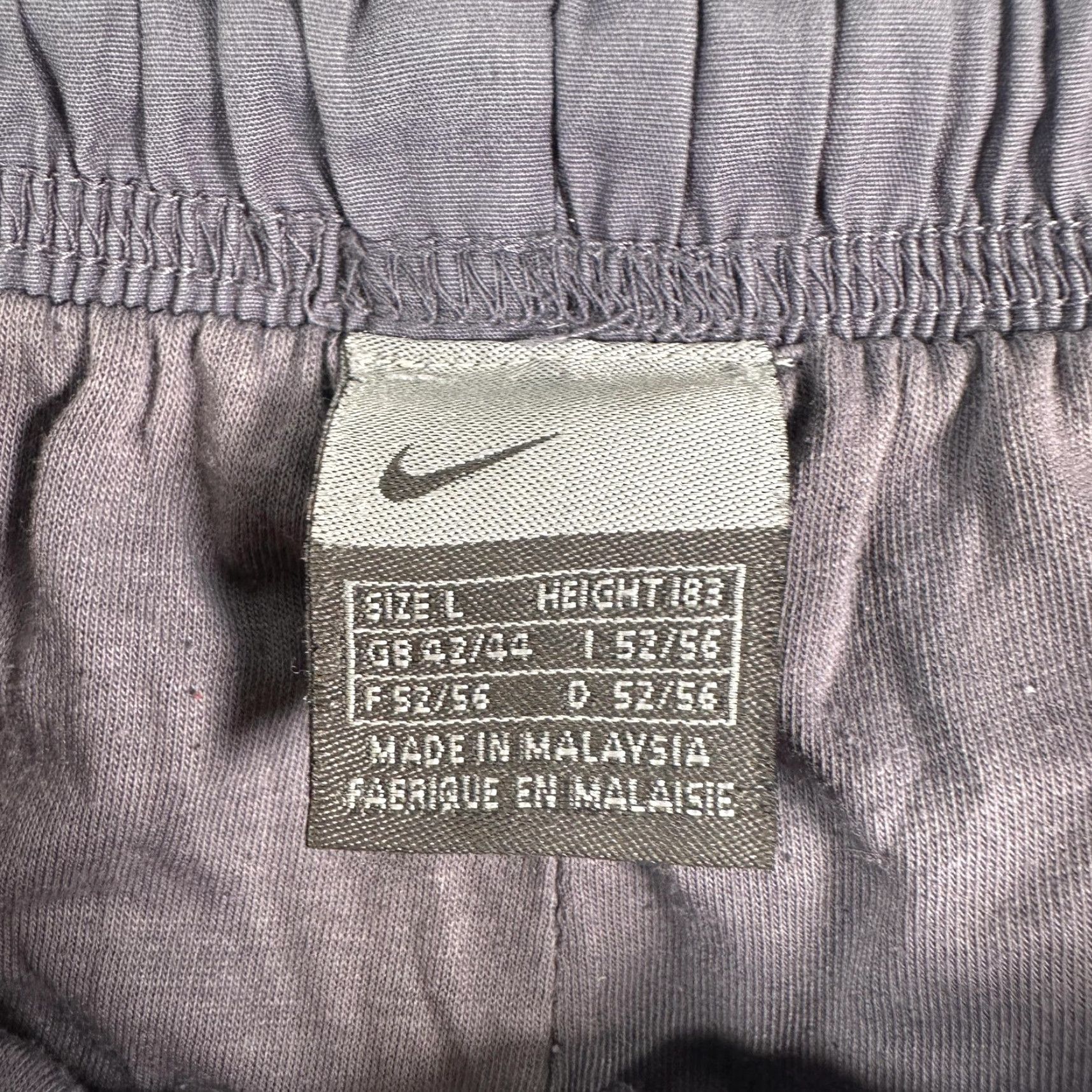 Nike VINTAGE Nike Track Pants Mens Large Gray Navy Elastic Lined Drawstring Warmup Size US 33 - 2 Thumbnail