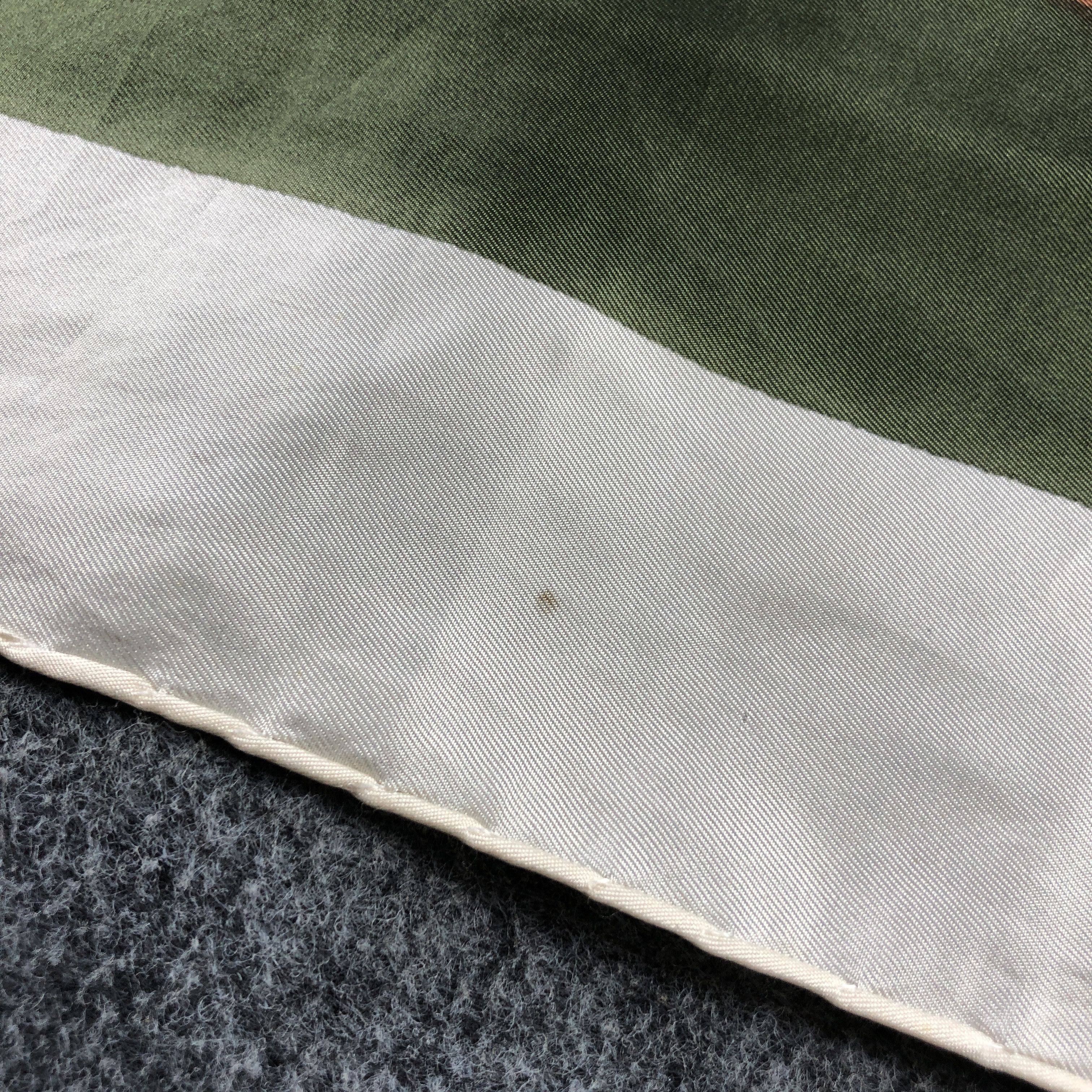 Vintage Vintage Luxury Baroque Hand Rolled Silk Scarf M1359 Size ONE SIZE - 5 Thumbnail
