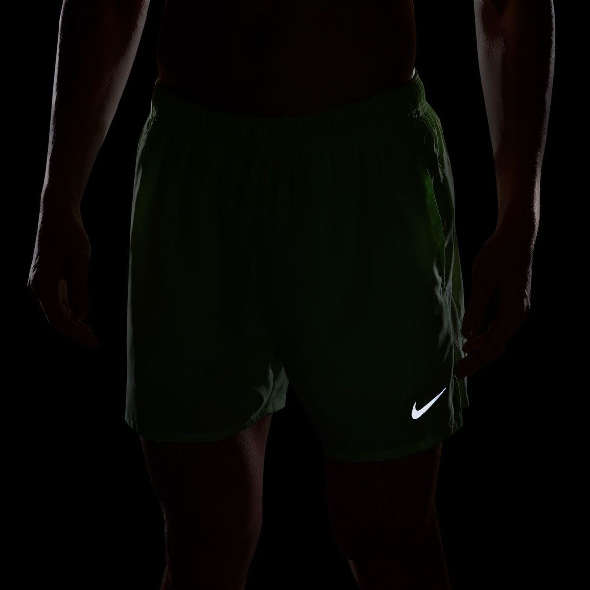 Nike Nike Men's Dri-FIT Challenger 5" Brief-Lined Versatile Short Size US 38 / EU 54 - 8 Thumbnail