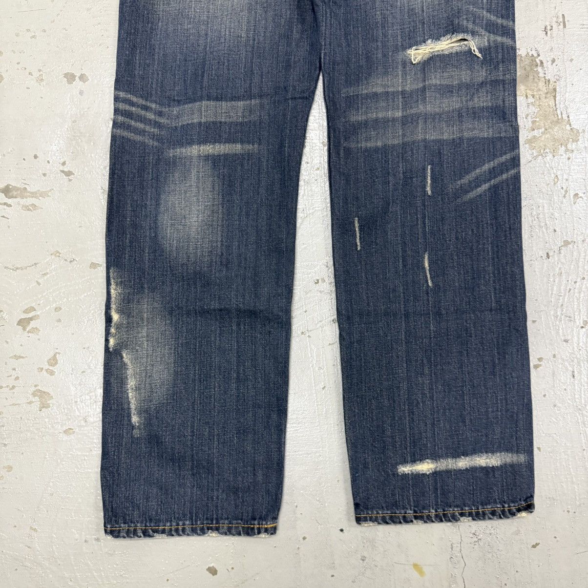 Levi's Vintage Levis Fenom Fragment Design Distressed Denim Size US 32 / EU 48 - 4 Thumbnail