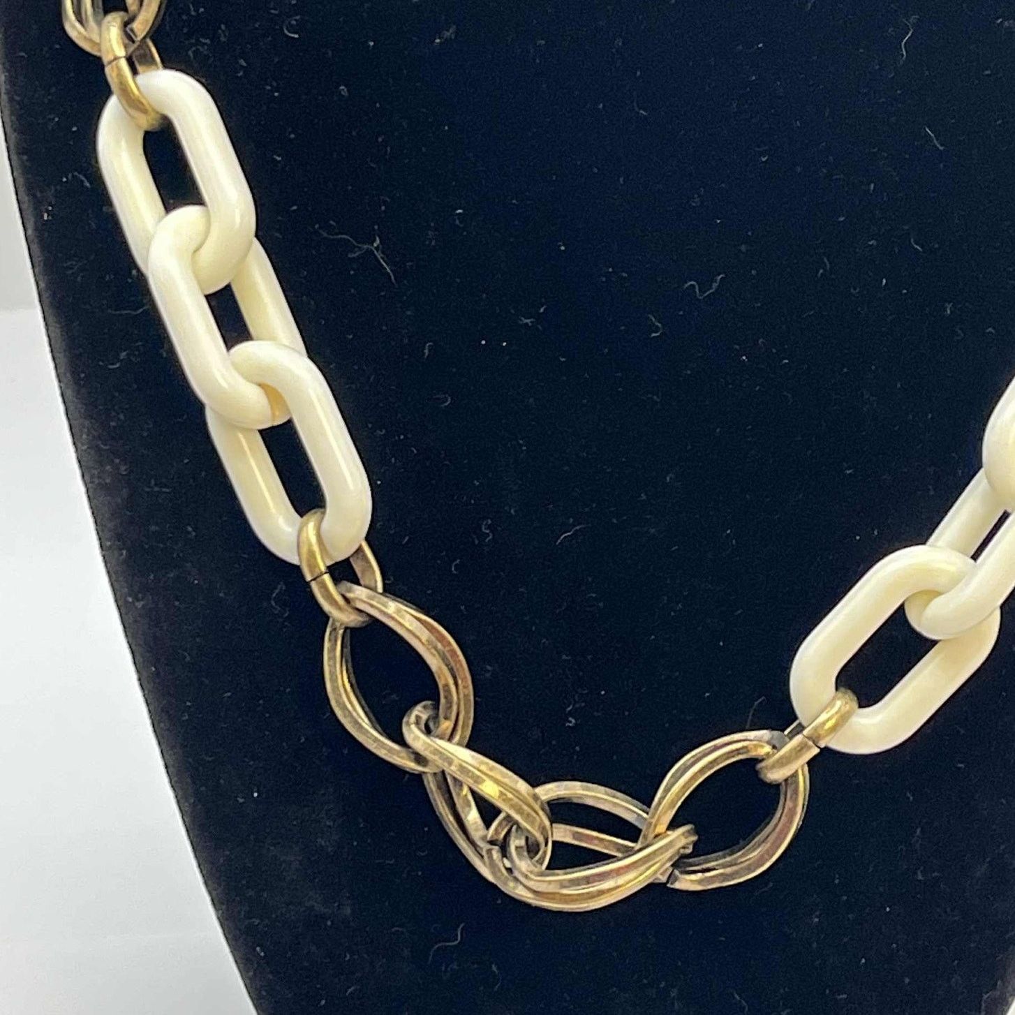 Other Gold & White Chain Necklace Size ONE SIZE - 3 Thumbnail
