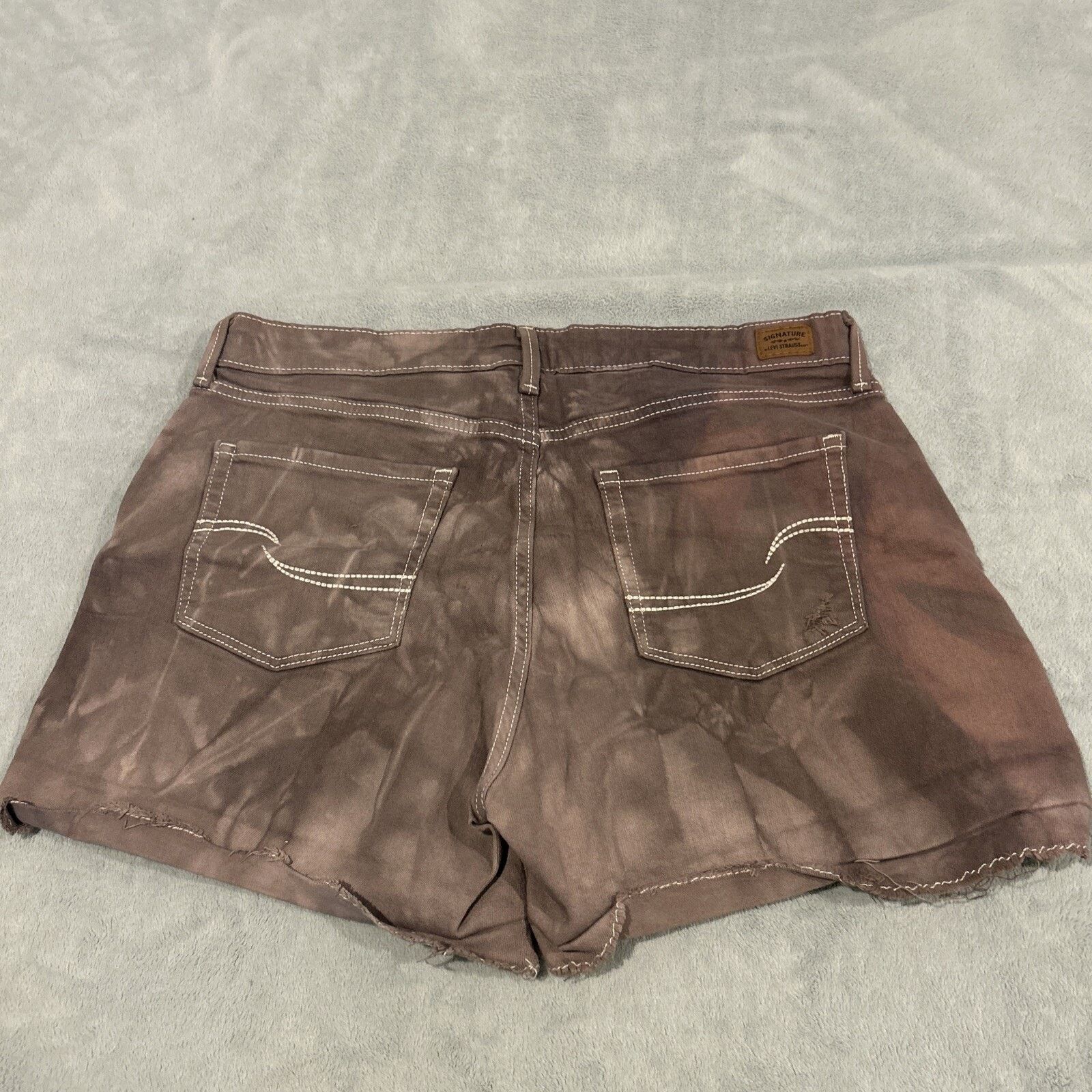 Levi's Levis High Waist Mom Shorts Womens 32x4 Raw Hem Tye Dye Size US 32 / EU 48 - 2 Thumbnail