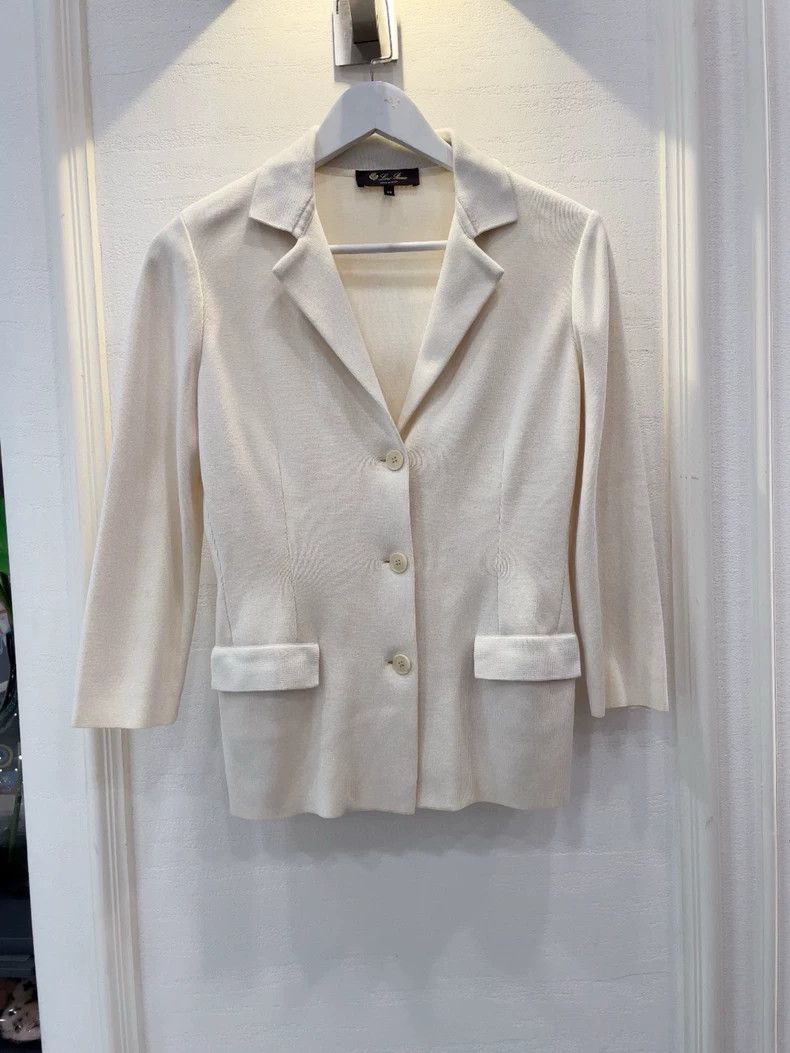 Loro Piana LORO PIANA White knit suit jacket Size M / US 6-8 / IT 42-44 - 1 Thumbnail