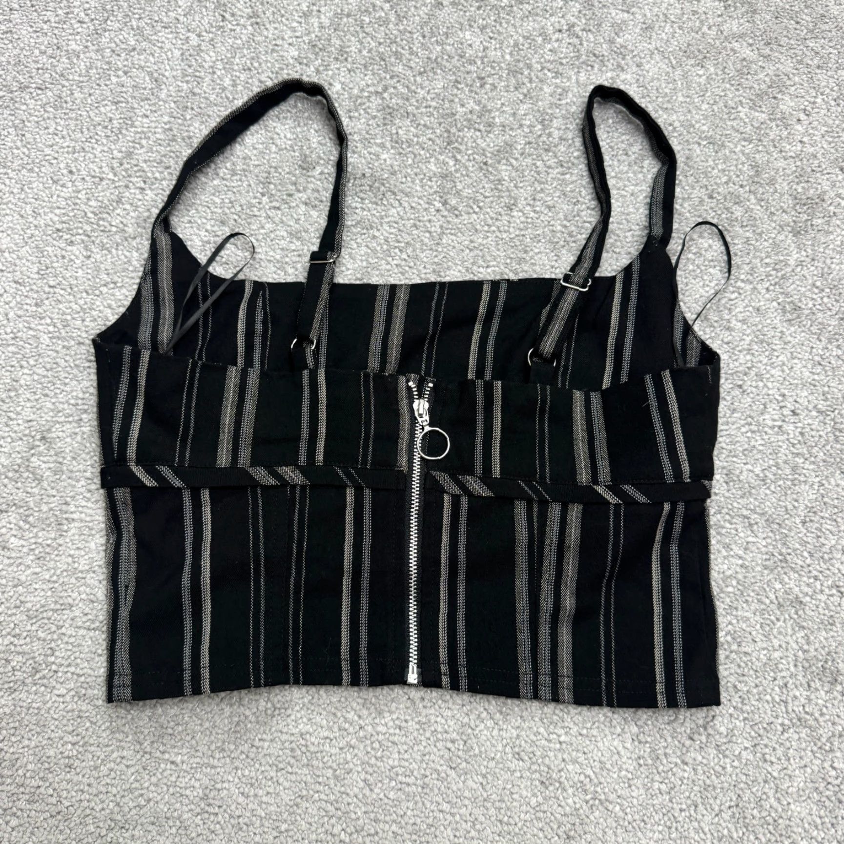 Urban Outfitters Urban Outfitters Tank Top Women's Cropped Striped Black White Sleeveless Spaghetti Strap Zip Back Size S Size S / US 4 / IT 40 - 2 Thumbnail