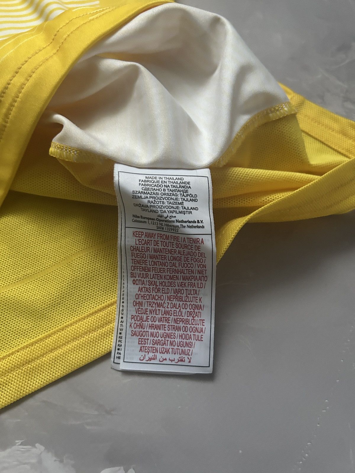 Nike Vintage Nike Total Drill Y2K Jersey T-Shirt Size US M / EU 48-50 / 2 - 5 Thumbnail