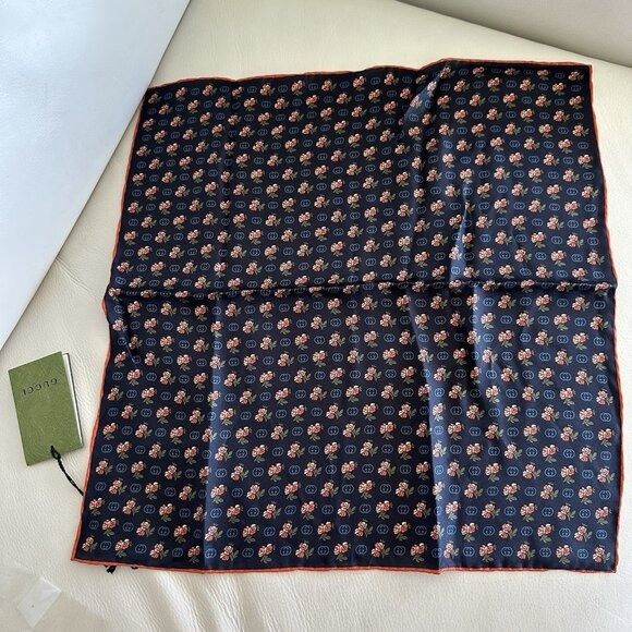 Gucci NWT GUCCI Men’s Handkerchief Silk 100% Authentic Logo GG 742 Size ONE SIZE - 2 Thumbnail
