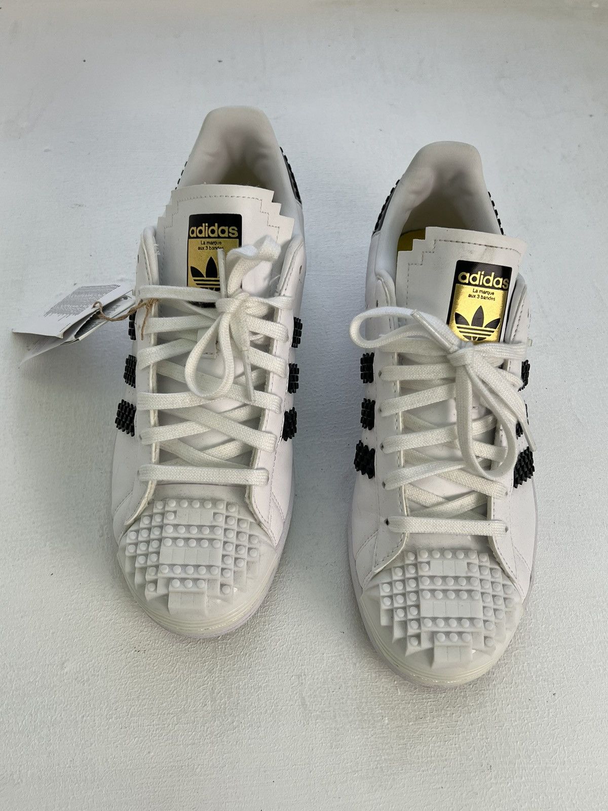 Adidas × LEGO Adidas Superstar Lego Size US 10 / EU 43 - 4 Thumbnail