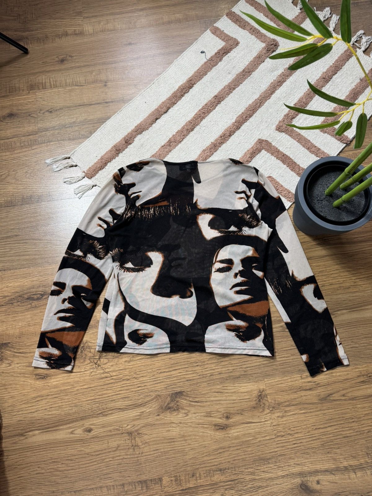 Vintage FACES PRINT JEAN PAUL GAULTIER STYLE MESH LONG SLEEVE Size M / US 6-8 / IT 42-44 - 5 Thumbnail